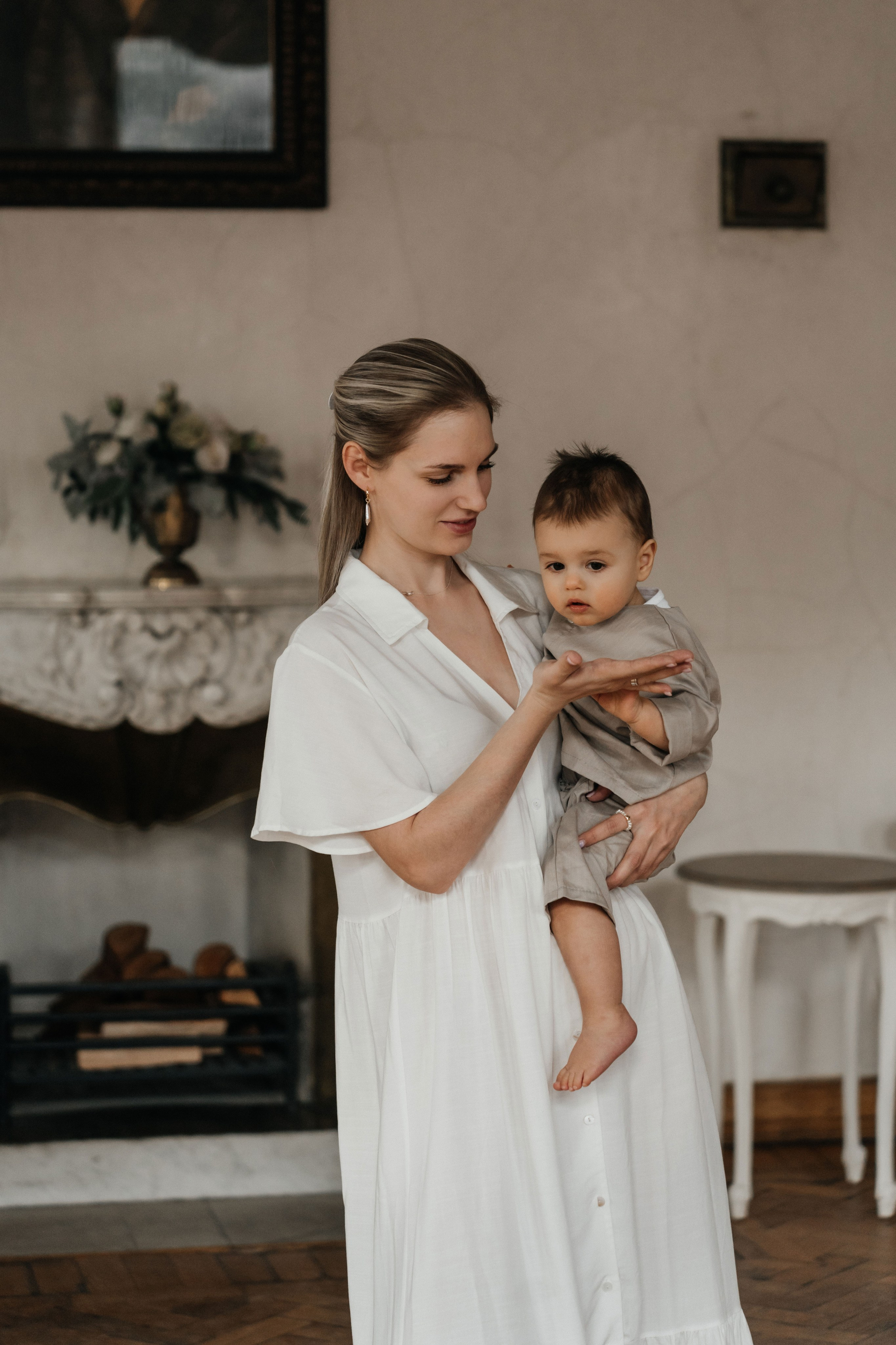 Маленькие ножки в читальне им. Пушкина. Ваш фотограф Вика Артемова