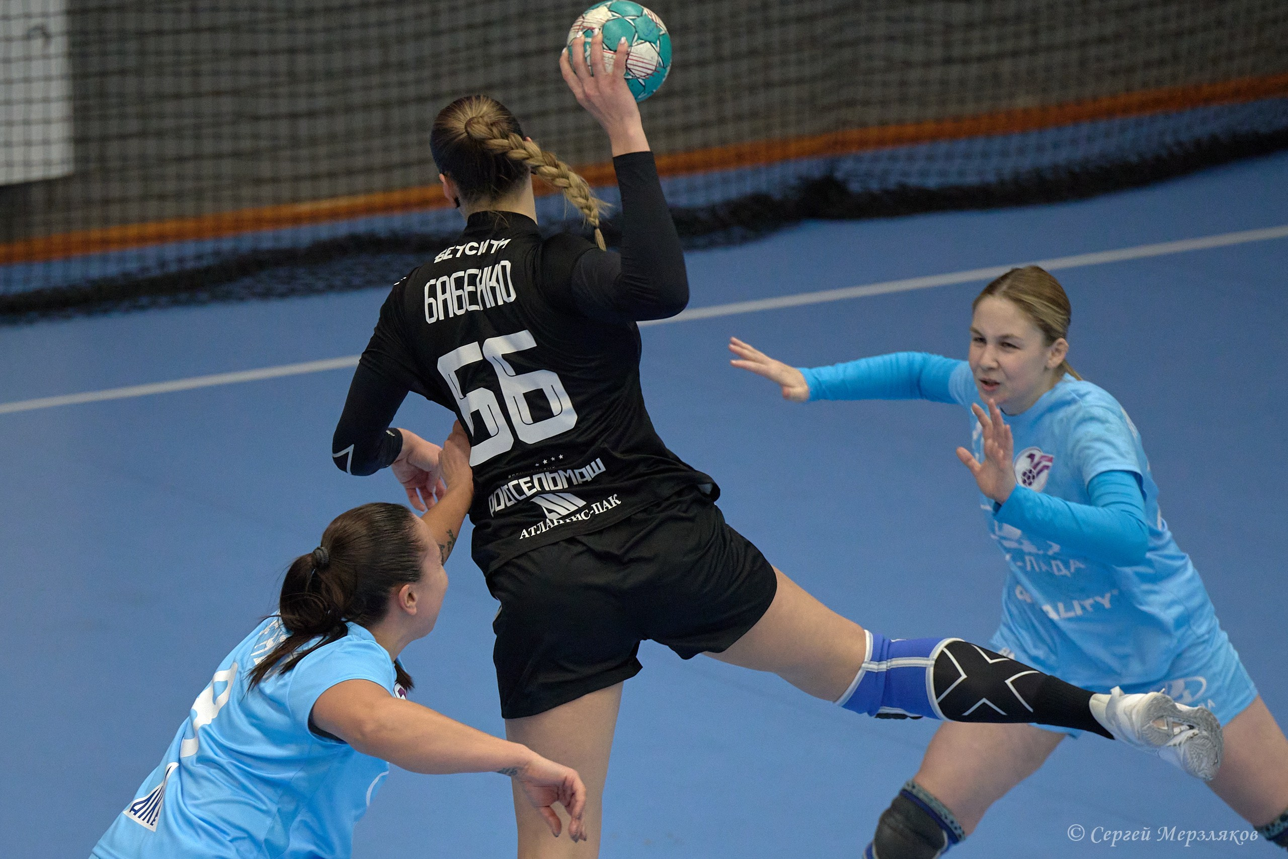 Гандбол. OLIMPBET Суперлига. «Университет» — «Ростов-Дон». Спортивный репортажный фотограф в Ижевске Сергей Мерзляков