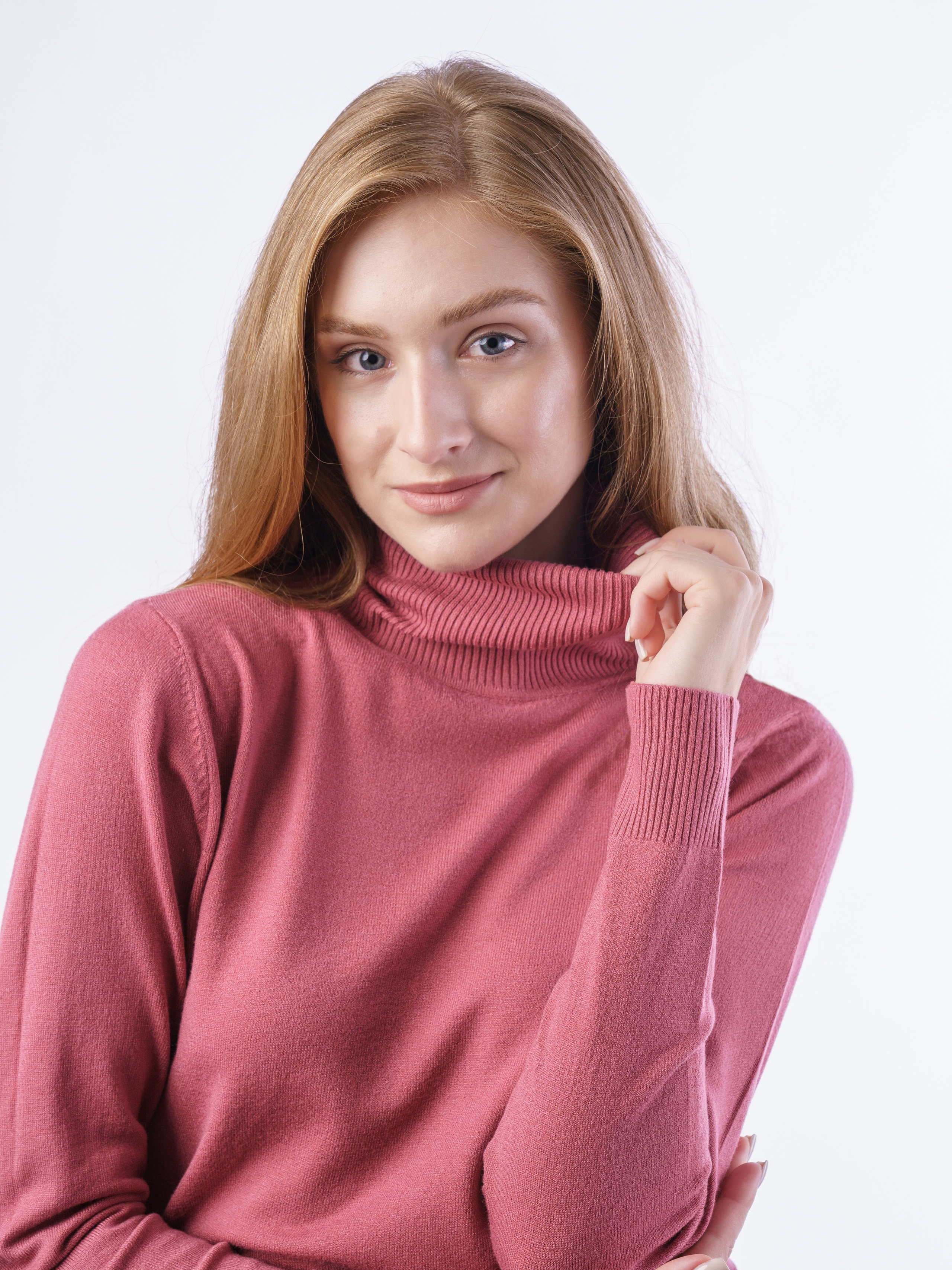 Водолазки, модель Мария и Елена. KED Production — продакшн из СПб. Создаём фото, видео и контент, который помогает брендам и селлерам продавать больше