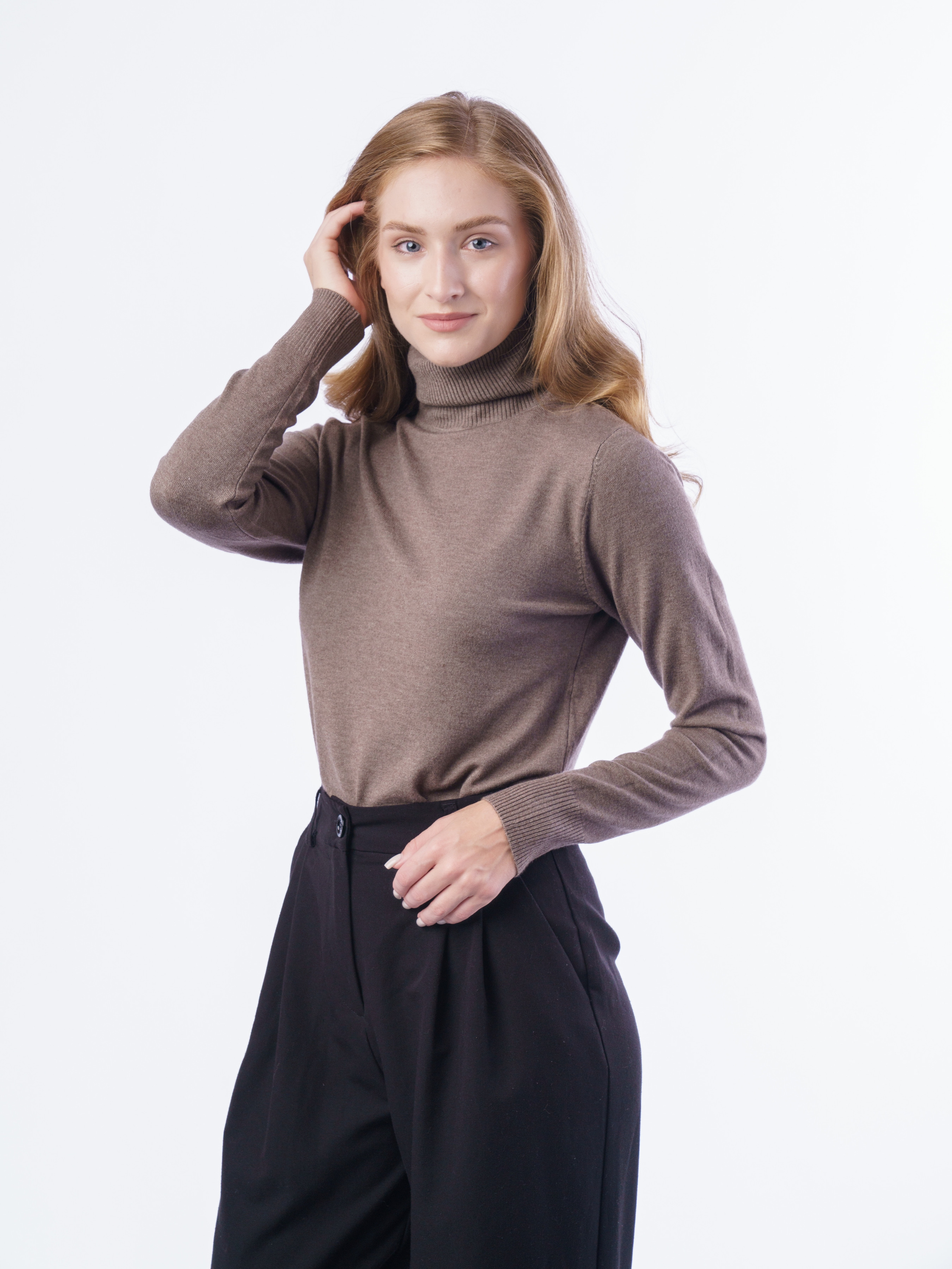 Водолазки, модель Мария и Елена. KED Production — продакшн из СПб. Создаём фото, видео и контент, который помогает брендам и селлерам продавать больше