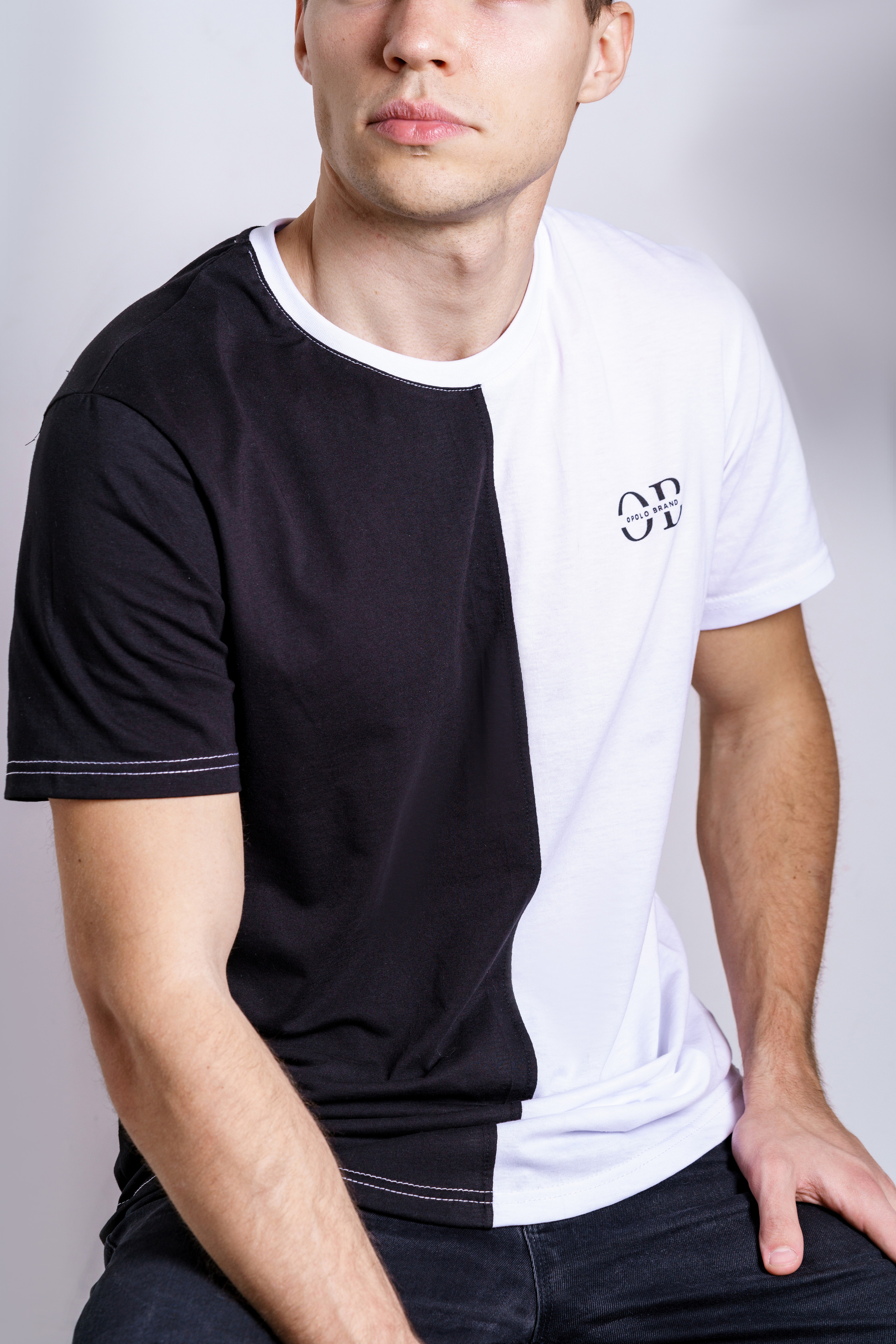 Футболка чб. KED Production — продакшн из СПб. Создаём фото, видео и контент, который помогает брендам и селлерам продавать больше