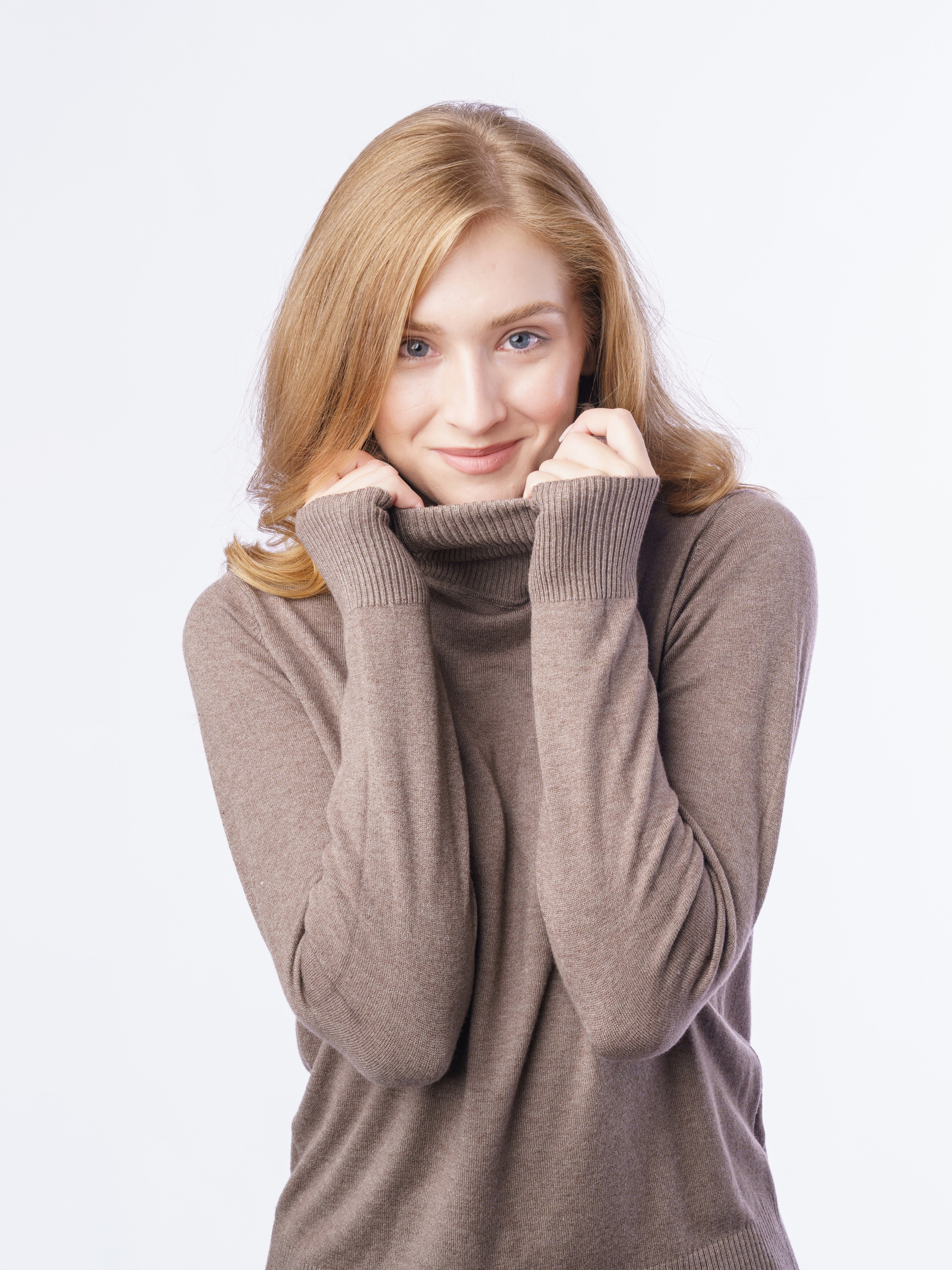 Водолазки, модель Мария и Елена. KED Production — продакшн из СПб. Создаём фото, видео и контент, который помогает брендам и селлерам продавать больше