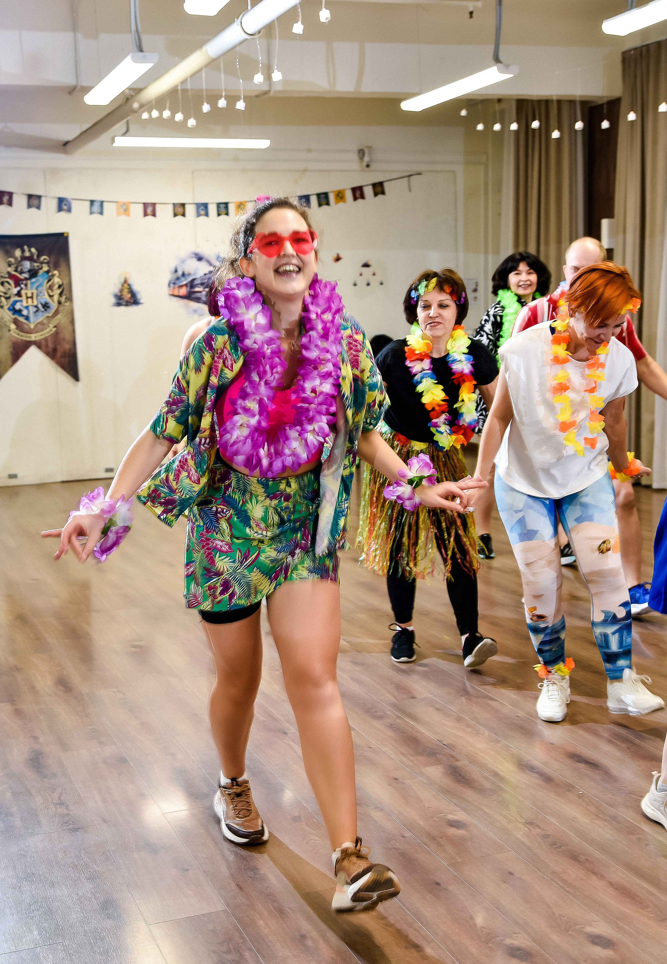 НОВОГОДНЯЯ ГАВАЙСКАЯ ТАНЦЕВАЛЬНАЯ ФИТНЕС- ВЕЧЕРИНКА