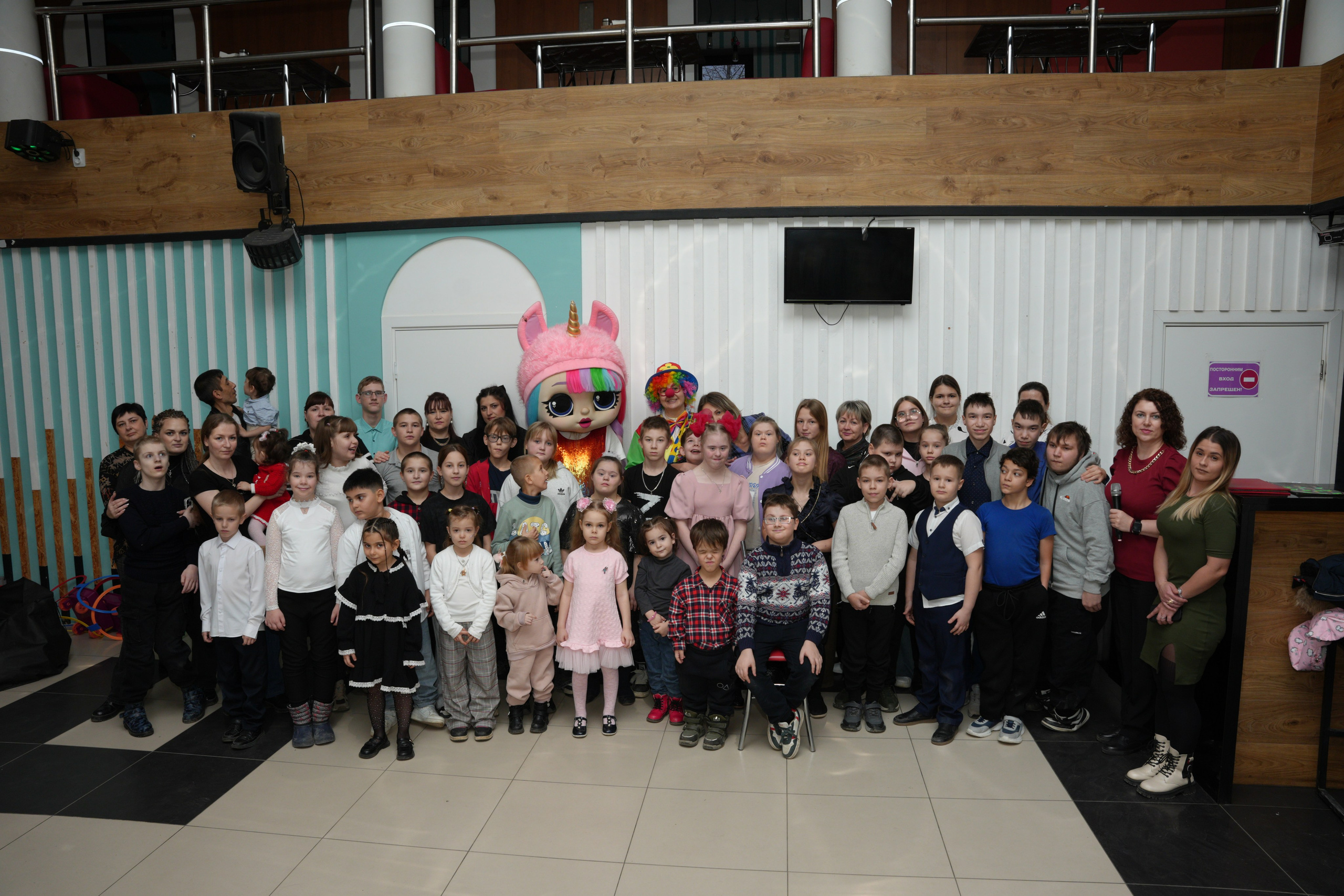 Социально —благотворительная акция «Ты в этом мире не один», посвященная Международному дню инвалидов. ВЫПУСКНЫЕ АЛЬБОМЫ, Школьный фотограф, семейный и свадебный в Саратове и области Ольга Плаксина