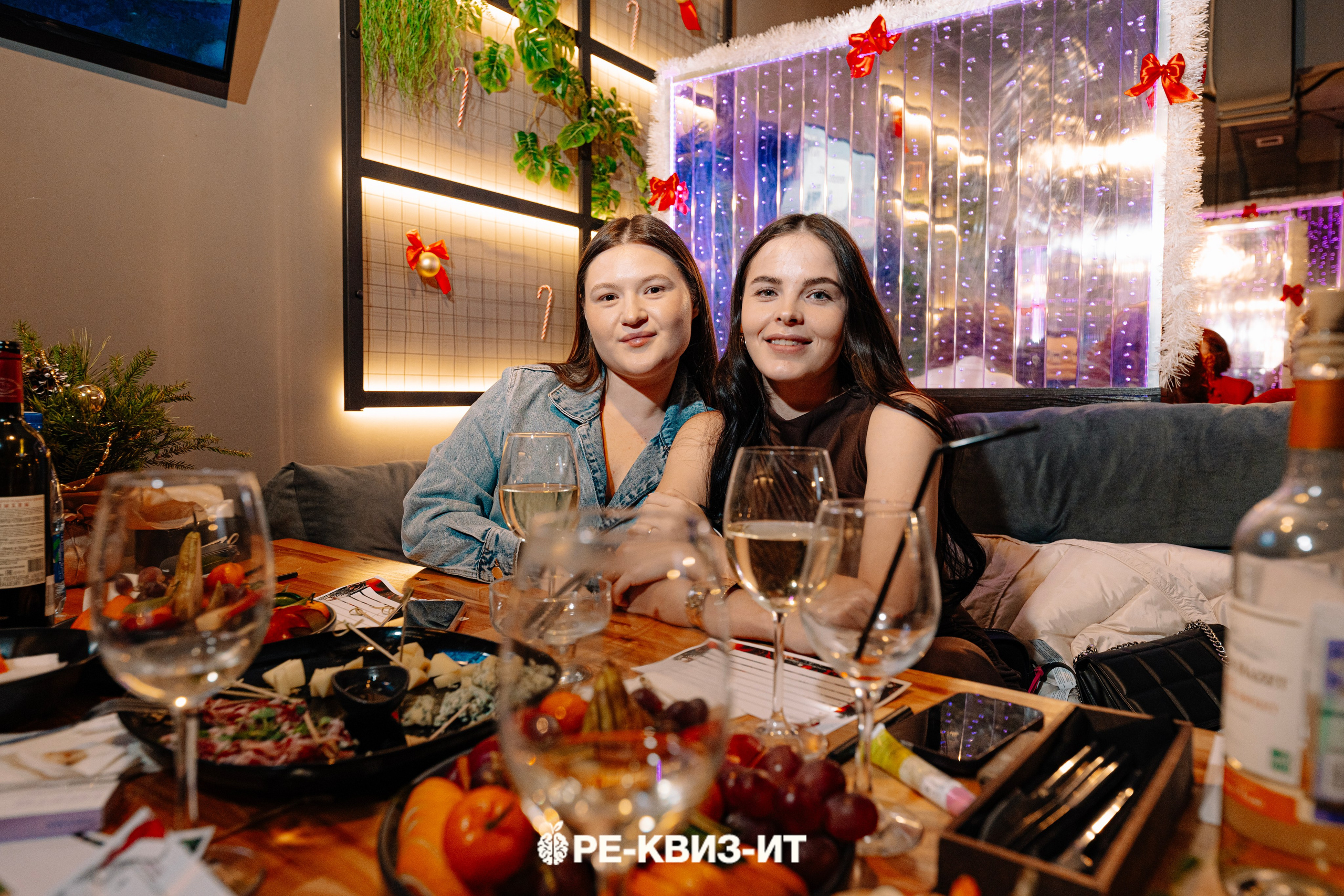 Реквизит — квиз в Зеленодольске и Волжске ZR cafe. Свадебный фотограф в Казани, и Зеленодольске Радик Мухаметов