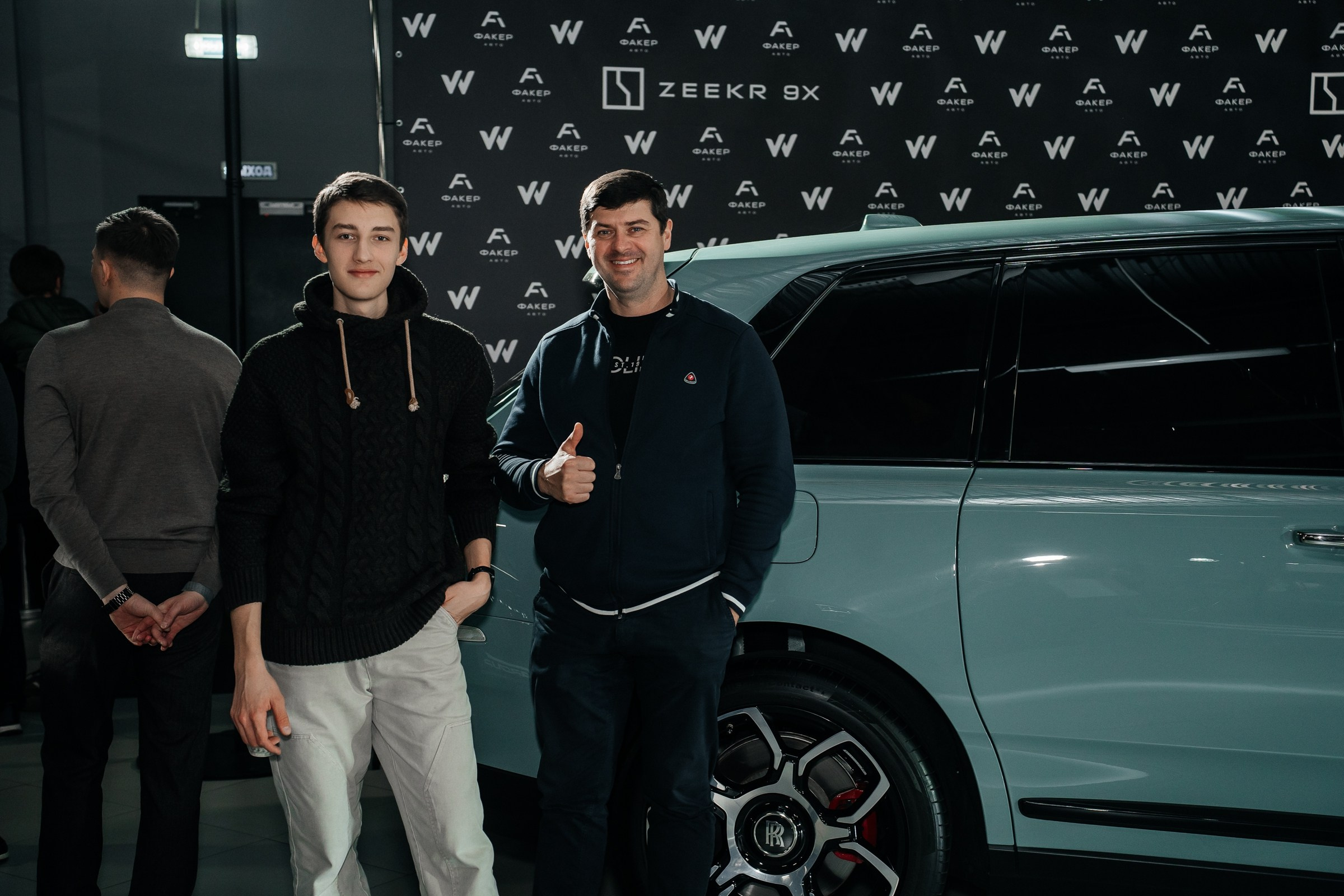 ПРЕЗЕНТАЦИЯ АВТО В FAKER AUTO GROUP. Семейный и репортажный фотограф в Москве Оксана Шилова