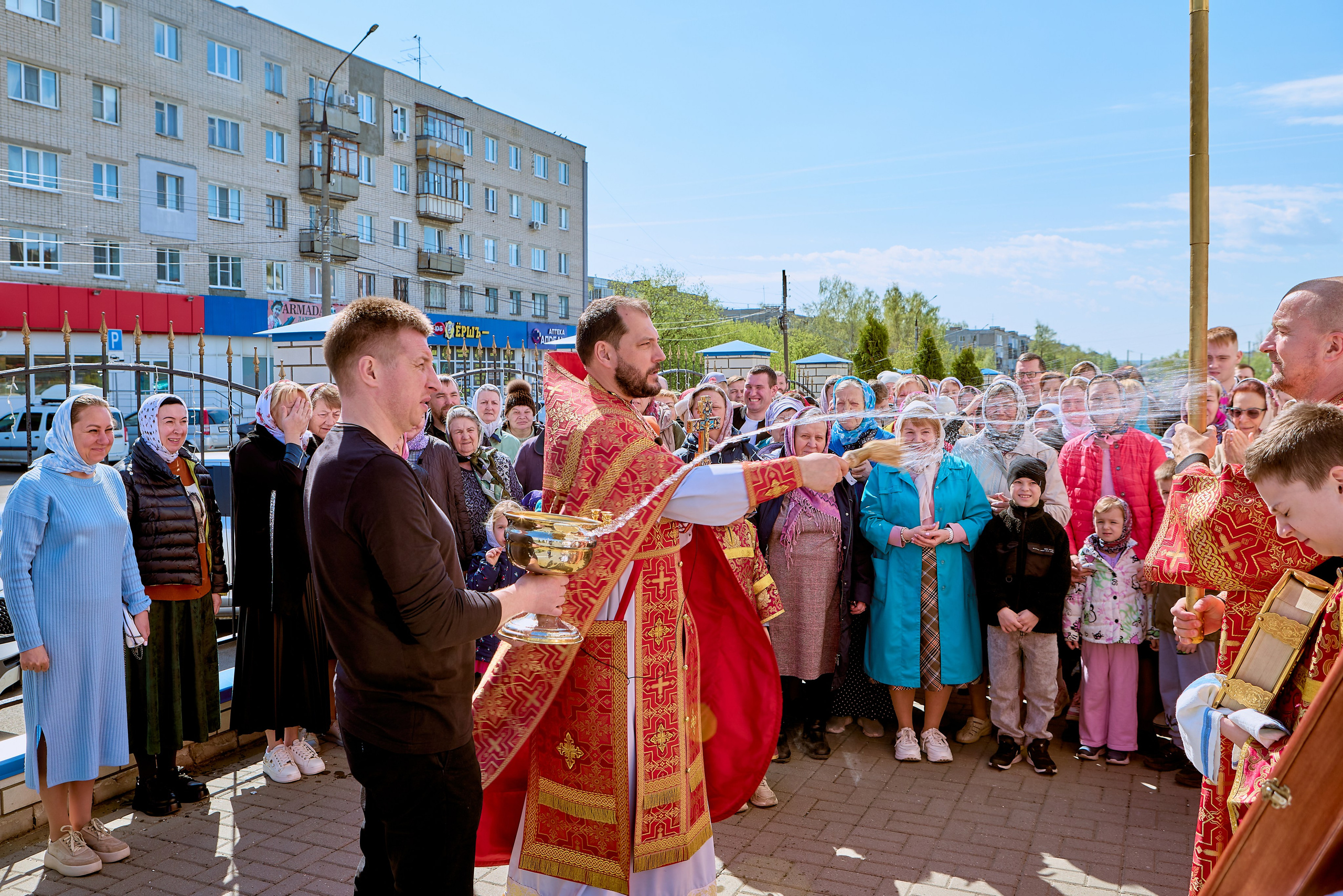 Фотографии Литургии в Праздник Святых Жен Мироносиц
