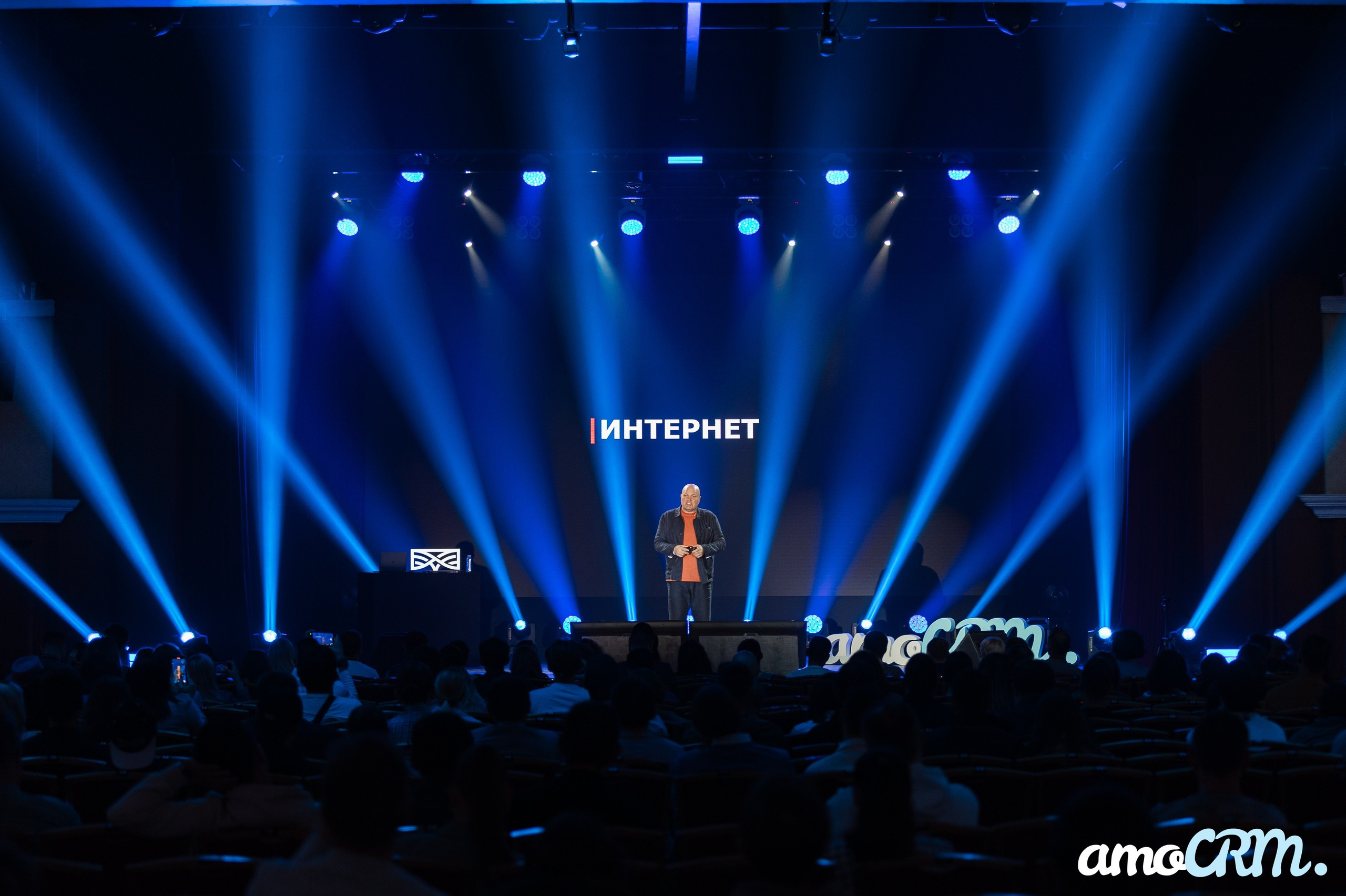 Портретный и репортажный фотограф в Казани Максим Сипачев