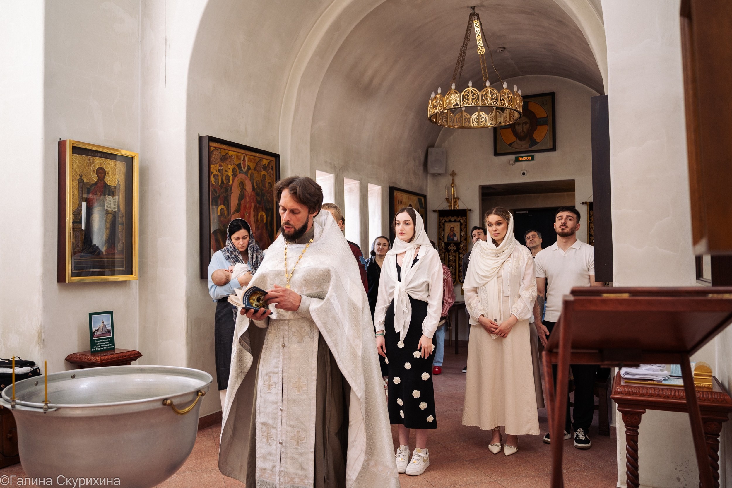 Фотосъемка таинства крещения, крестин в храме Георгия Победоносца Иваново