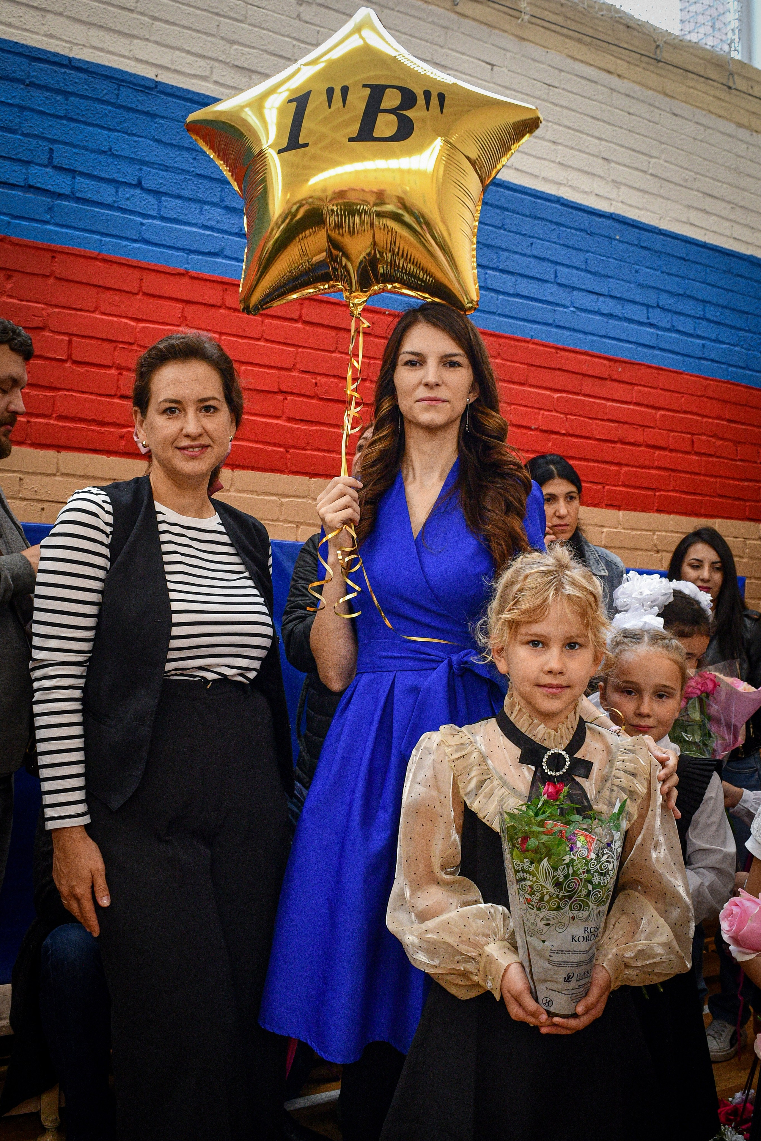 Линейка в 1 классе. Фотограф в Санкт-Петербурге Ксения Яковчук