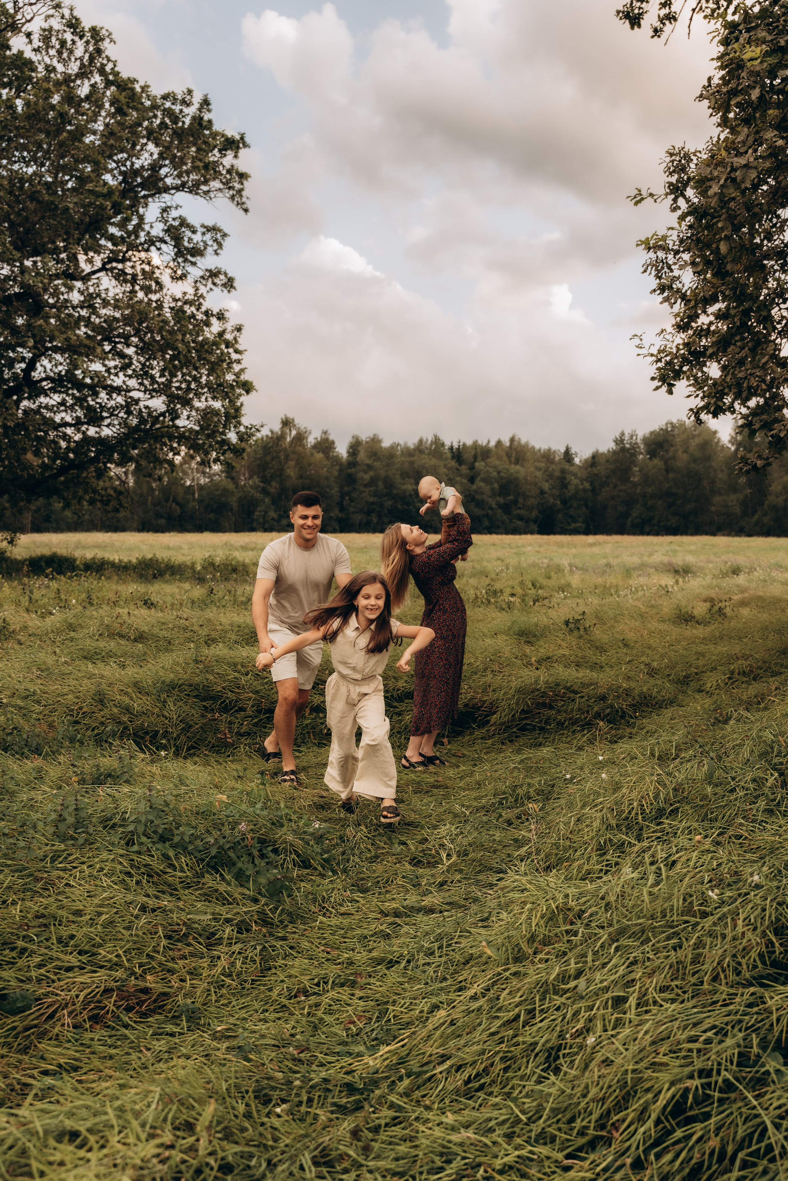 Оля, Женя, Роза и Федя. Фотограф Мария Миллс | Минск