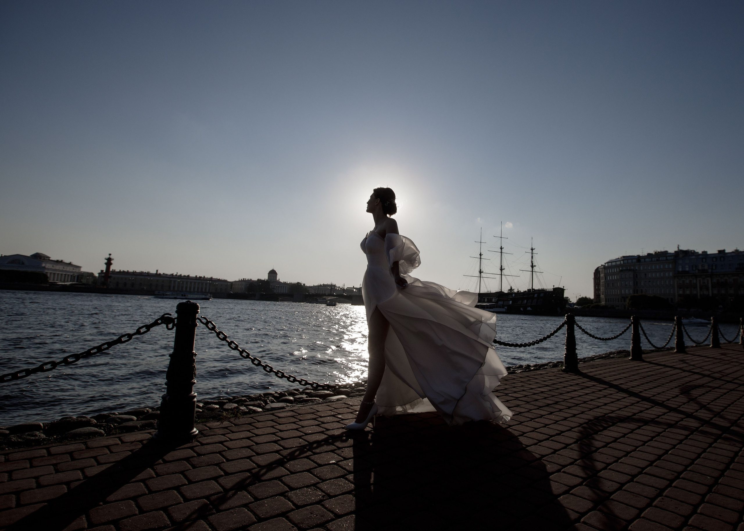 Я профессиональный фотограф, меня зовут Владимир Орешенков. Элегантная фотожурналистика, искренние эмоции, нетривиальные портреты в Санкт-Петербурге.