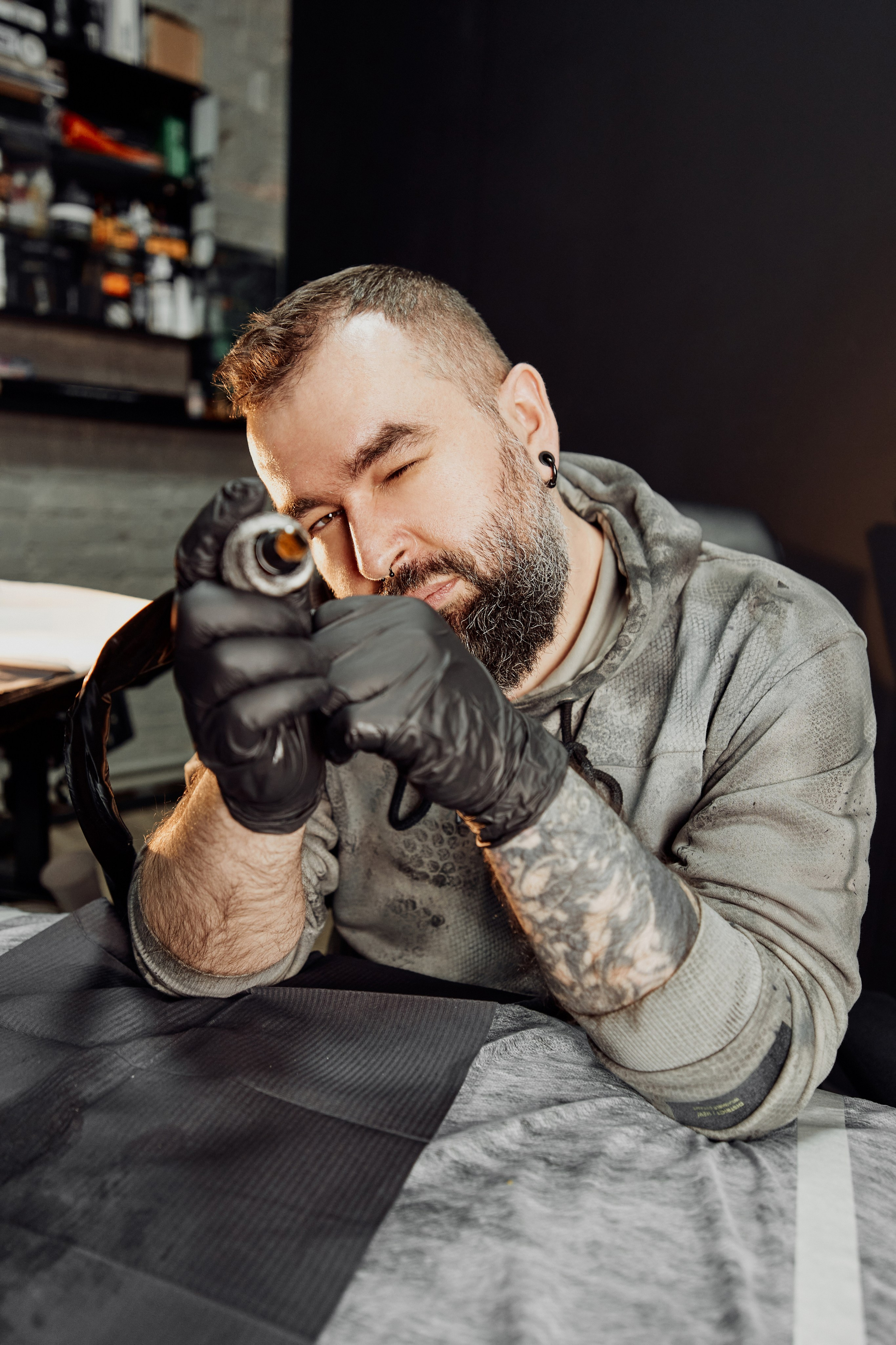 Тату-мастер. Фотограф Москва Арина Клокова