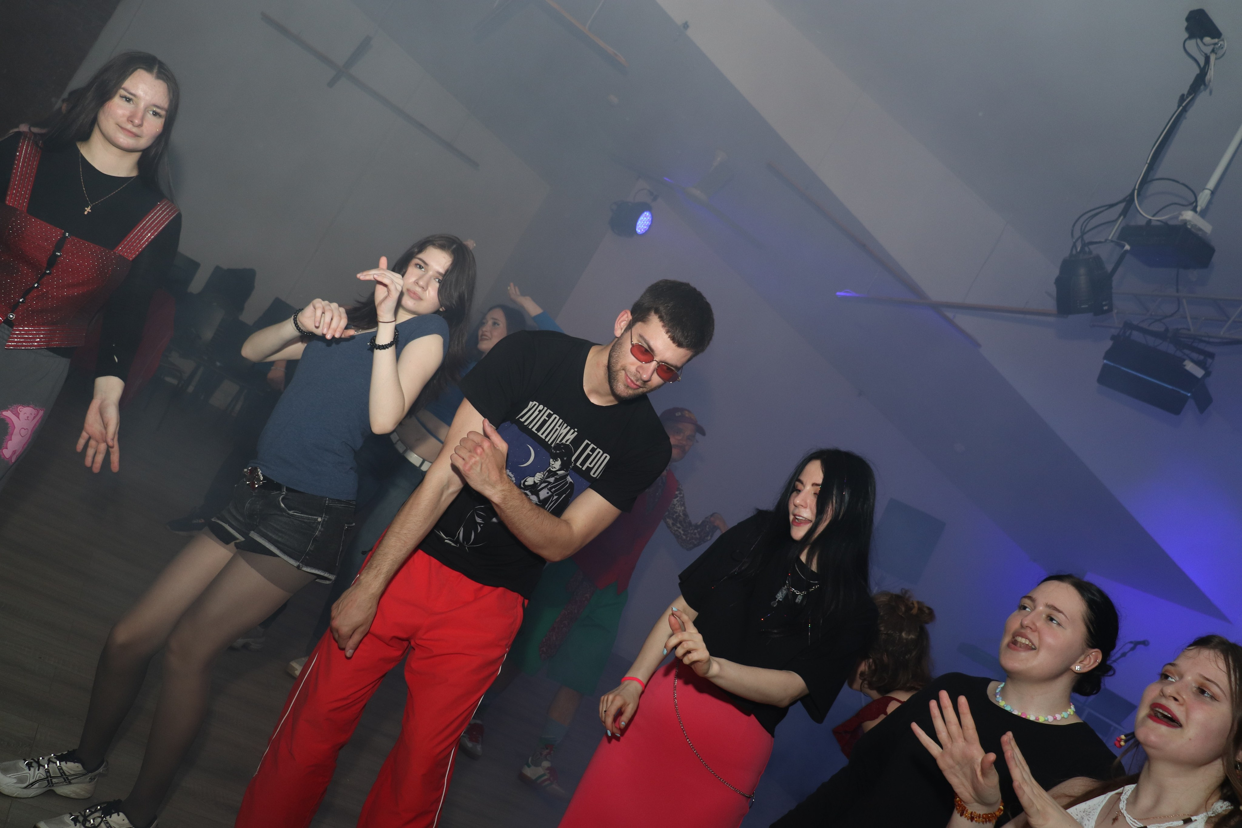 Дискотека 90х молодёжного «клуба 52». Ивентный фотограф в Санкт-Петербурге Олег Комков