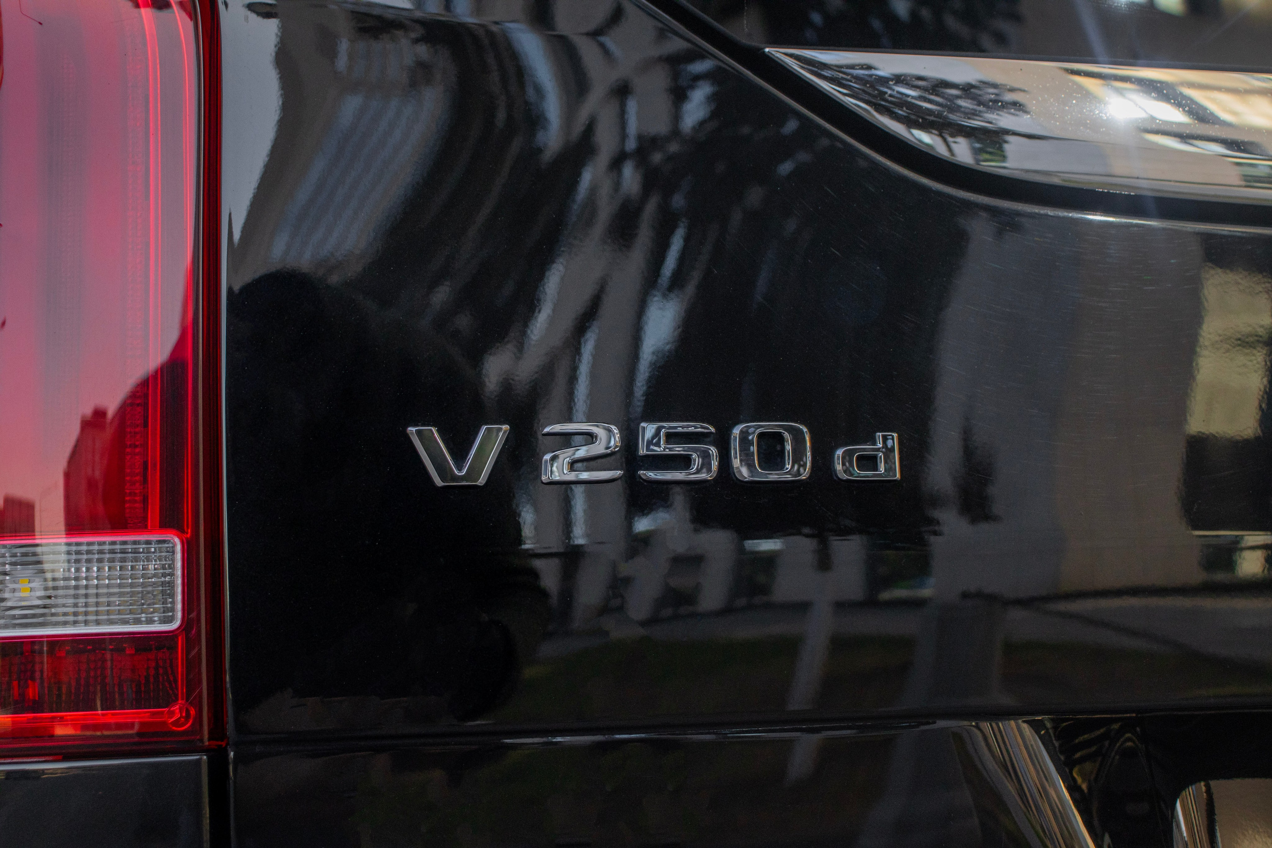 Mercedes-Benz V-class