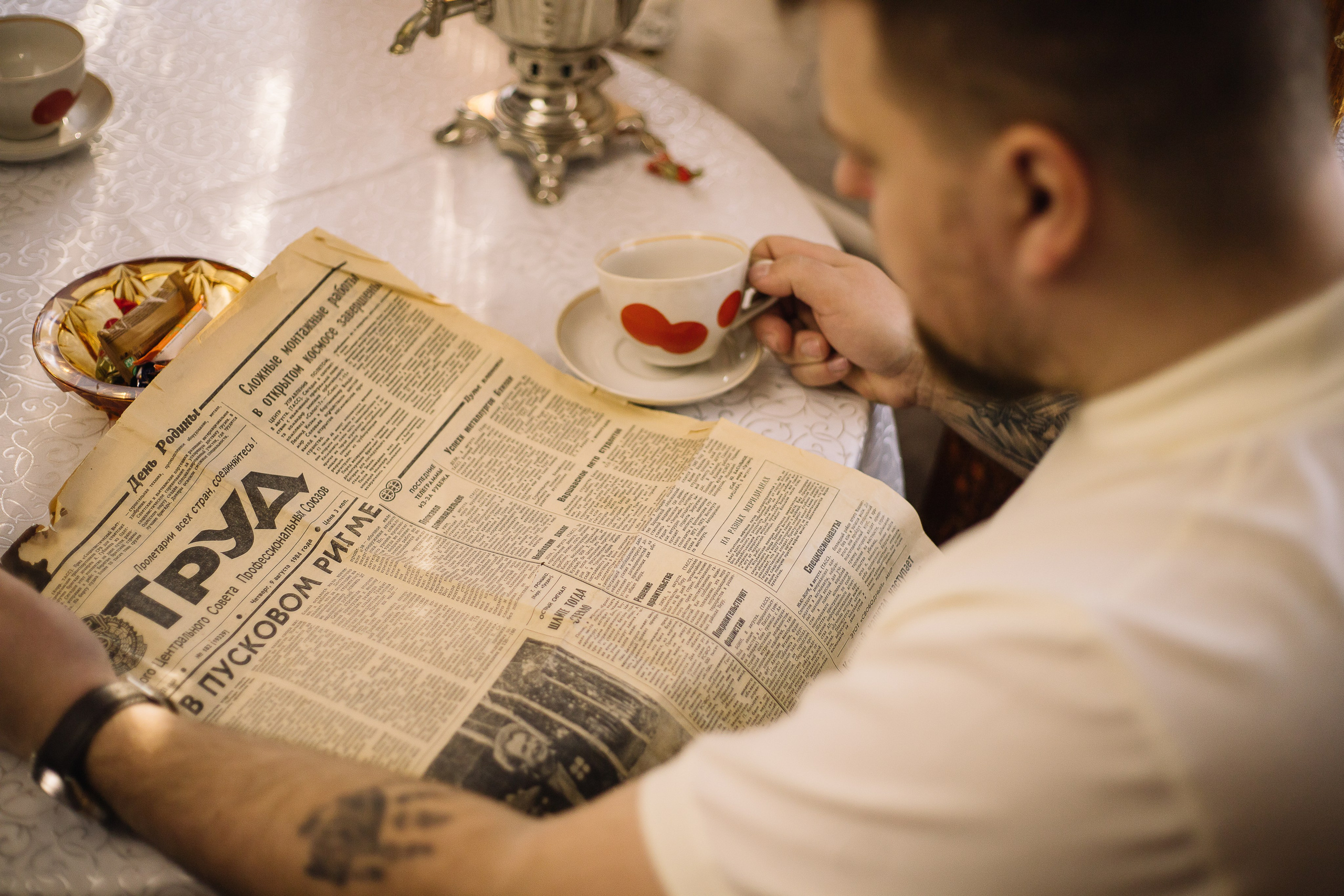 Семейная фотосессия в советской квартире города Томска. Семейный фотограф в Томске Максимова Екатерина