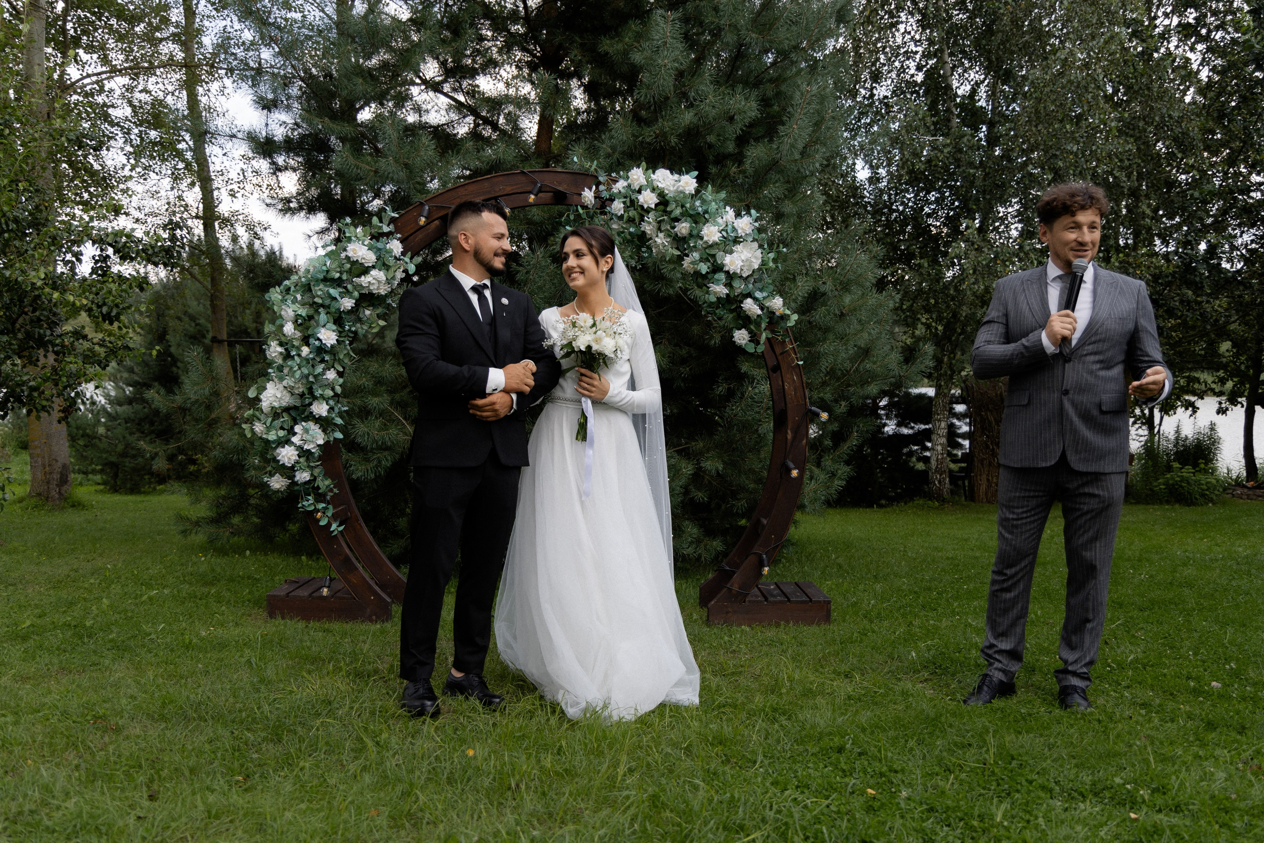 Свадебная фотосессия в агроусадьбе Лабодянка в Минске. Свадебный фотограф в Минске/Беларуси Сергей Спиридонов