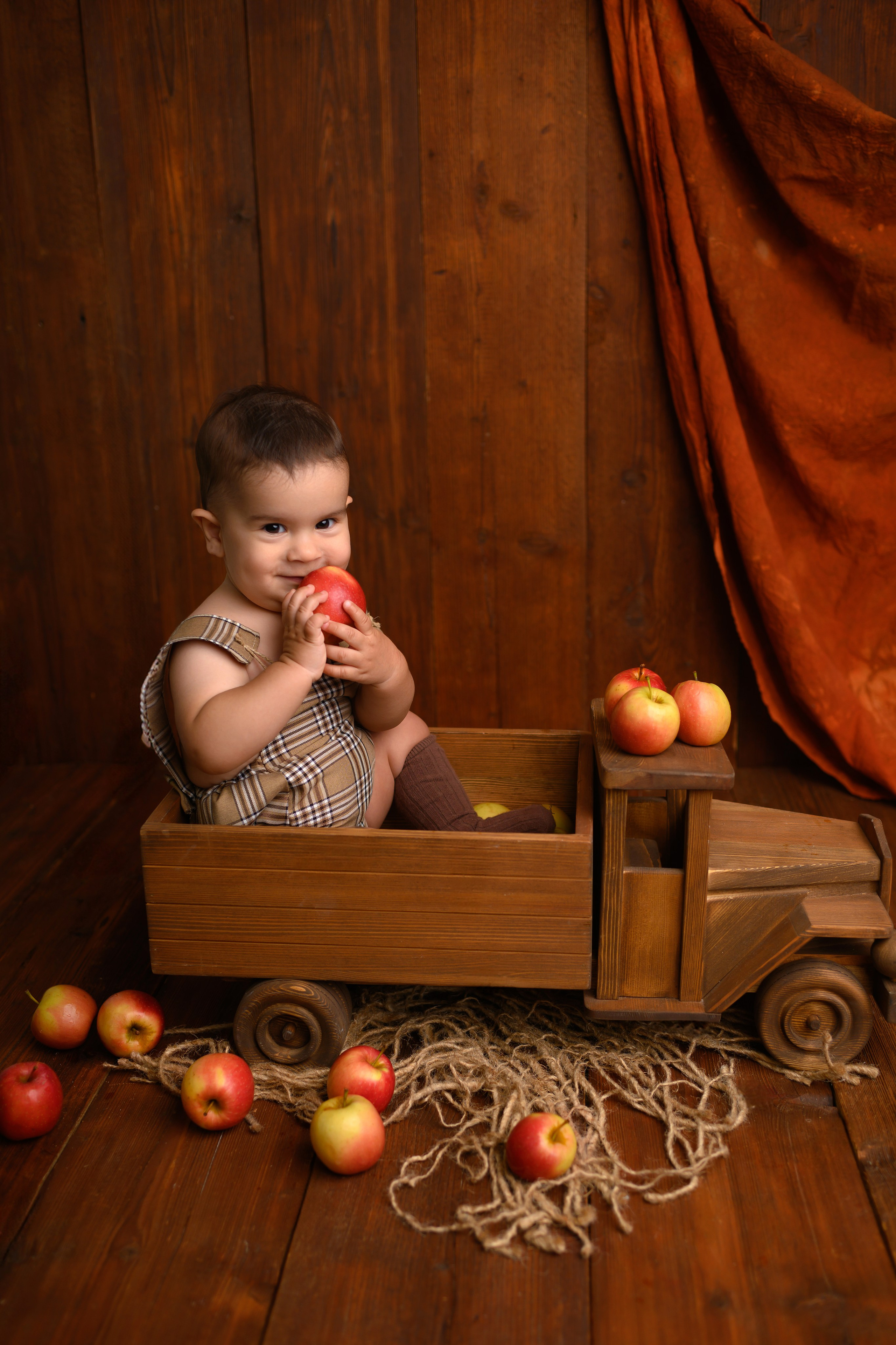 Малыши 5-11мес (сидят). Семейный, детский фотограф в Москве Дегтярева Анастасия