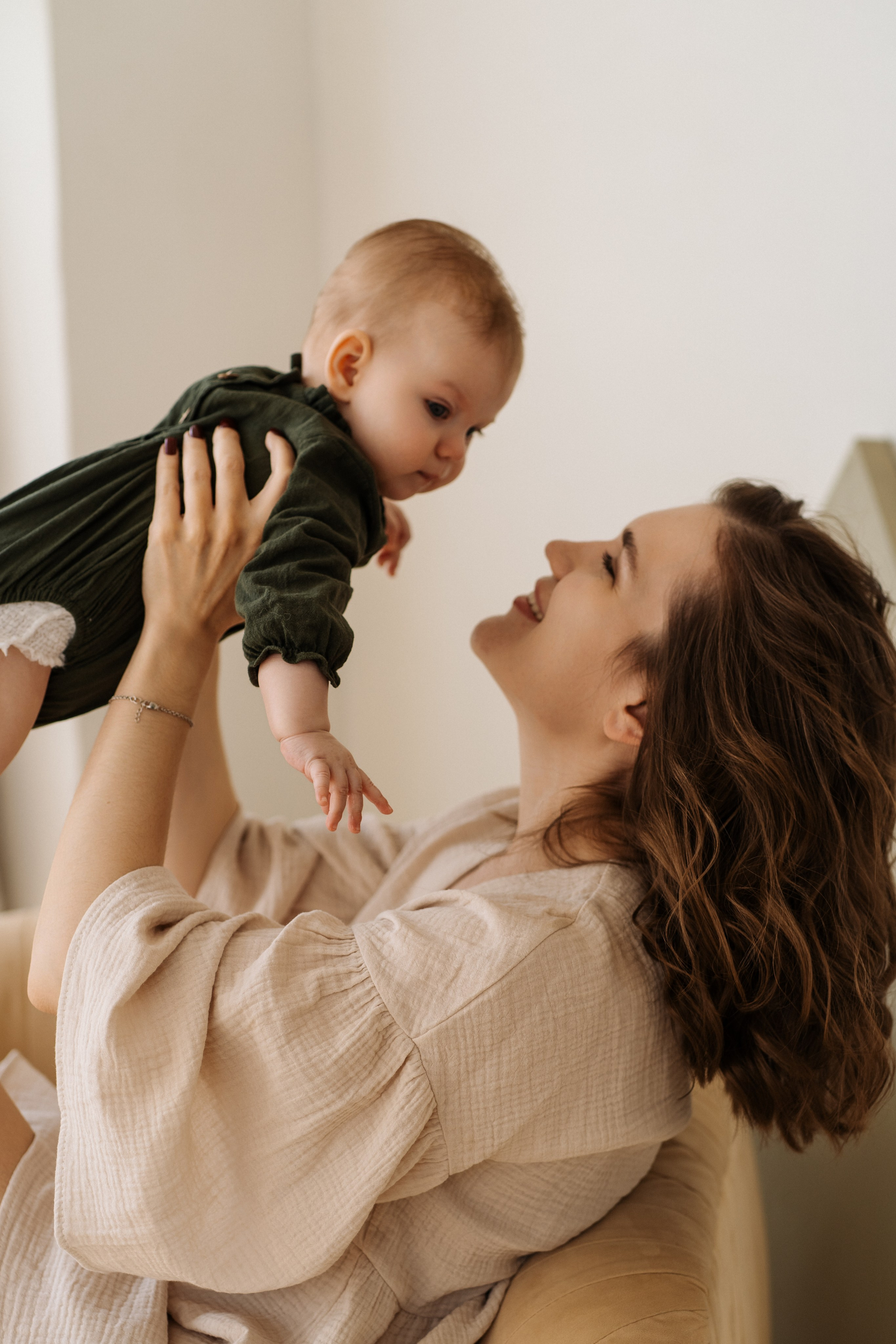 Семейная фотосессия в студии в Москве, семейный фотограф Анна Полушина. Свадебный фотограф в Москве Анна Полушина