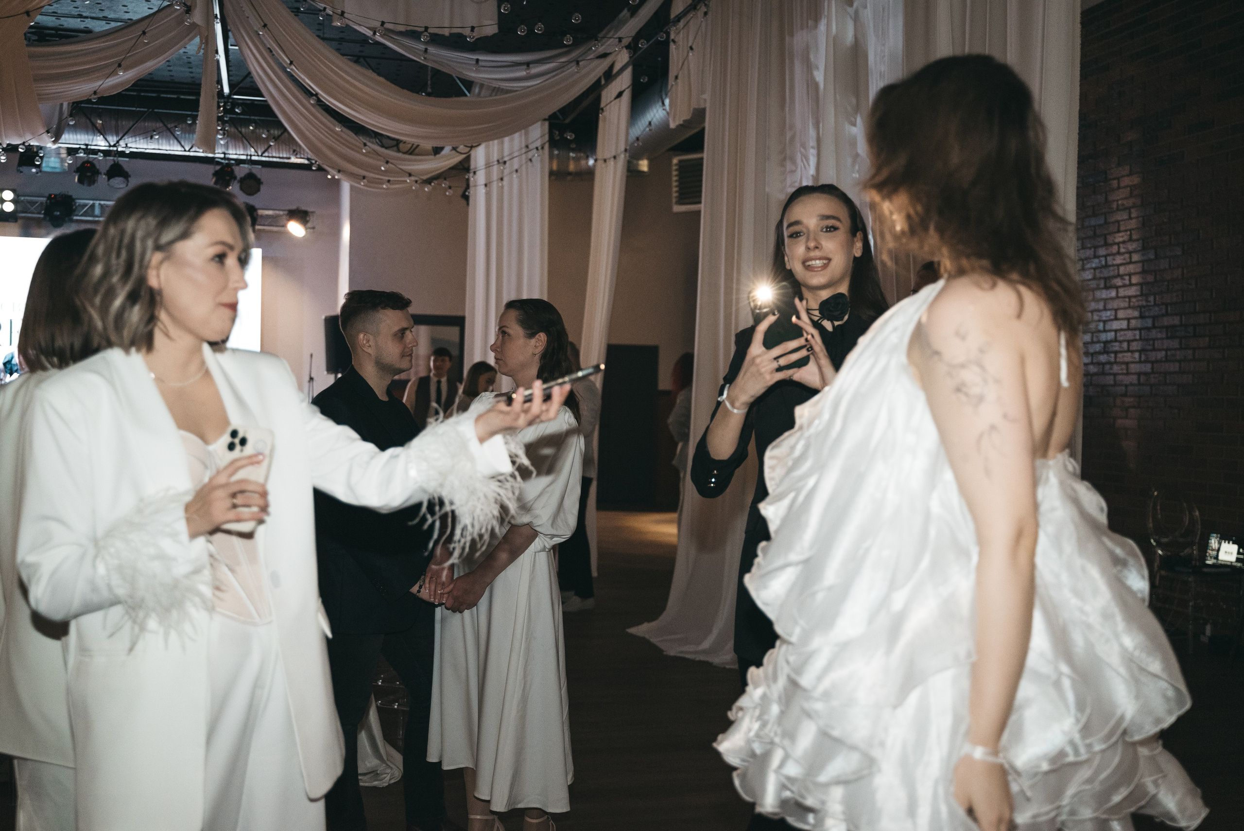 WhiteRoom Pre-wedding. Репортажный и свадебный фотограф в Сургуте