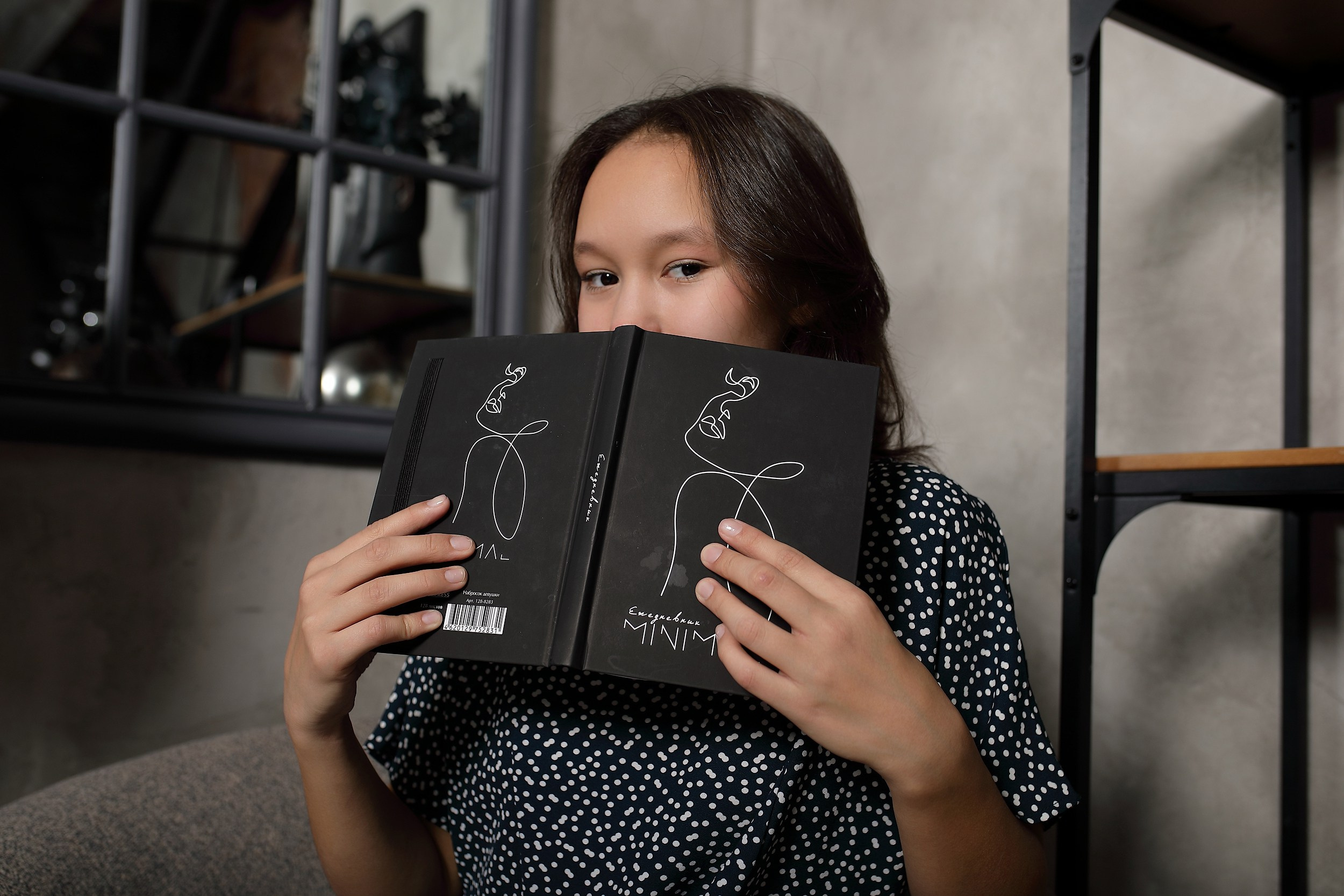 В фотостудии. Свадебный и семейный фотограф и видеограф в Екатеринбурге Полянские Тимур и Анастасия