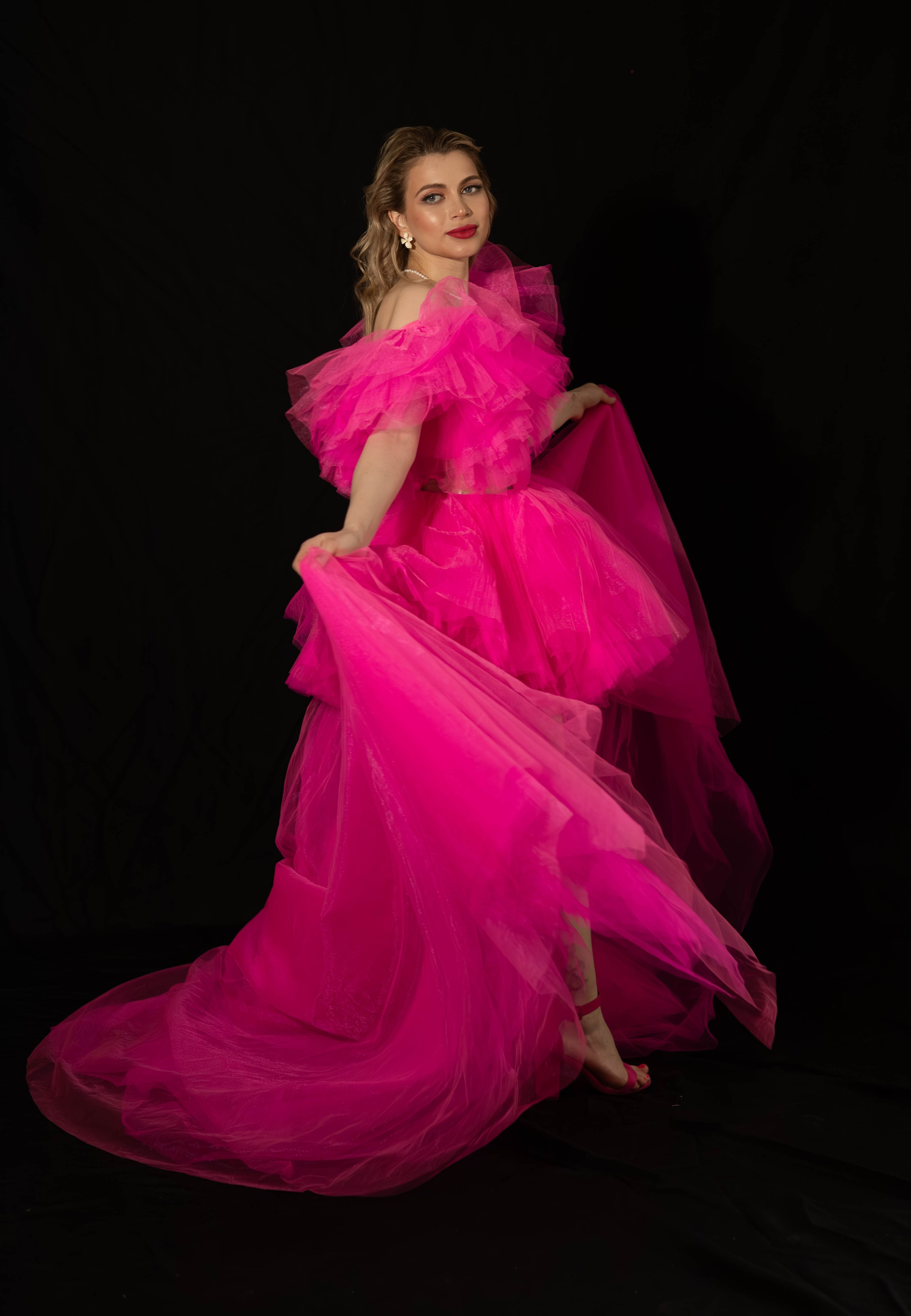 Екатерина. Fuchsia on black. Портретный фотограф Панферова Регина г. Санкт-Петербург, г. Казань