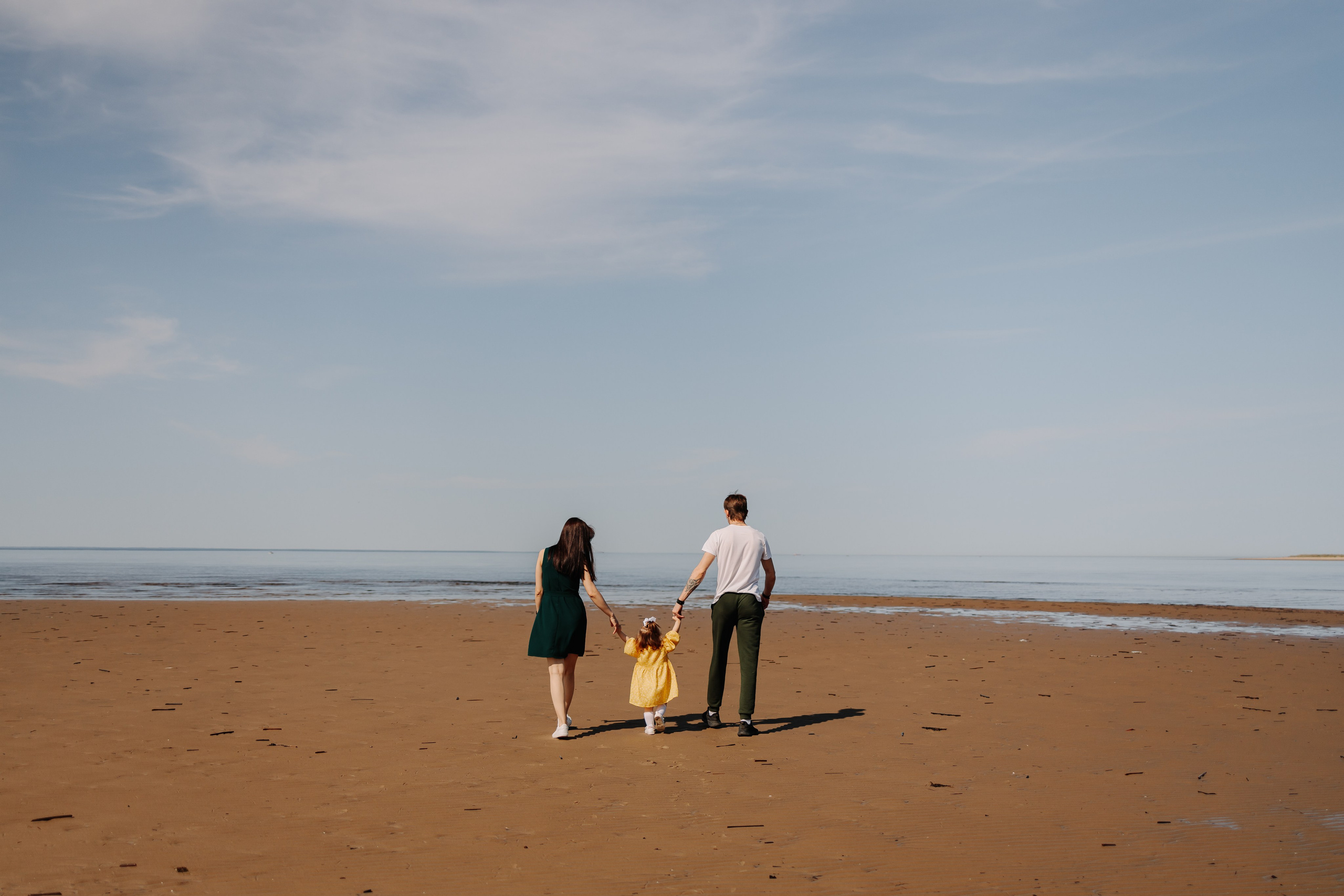 Ирина, Артём и Карина. Главная