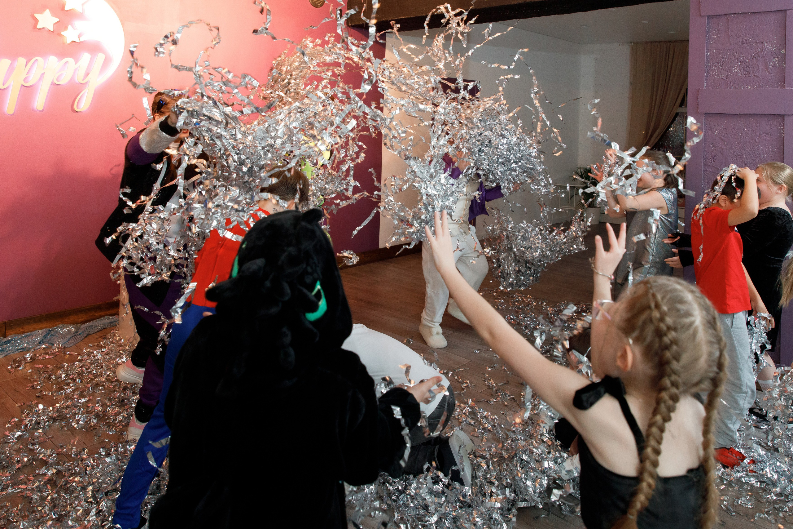 Школа «Кристалл» | Новогодняя программа. Свадебный, семейный и школьный фотограф в Сызрани Максим Баталов