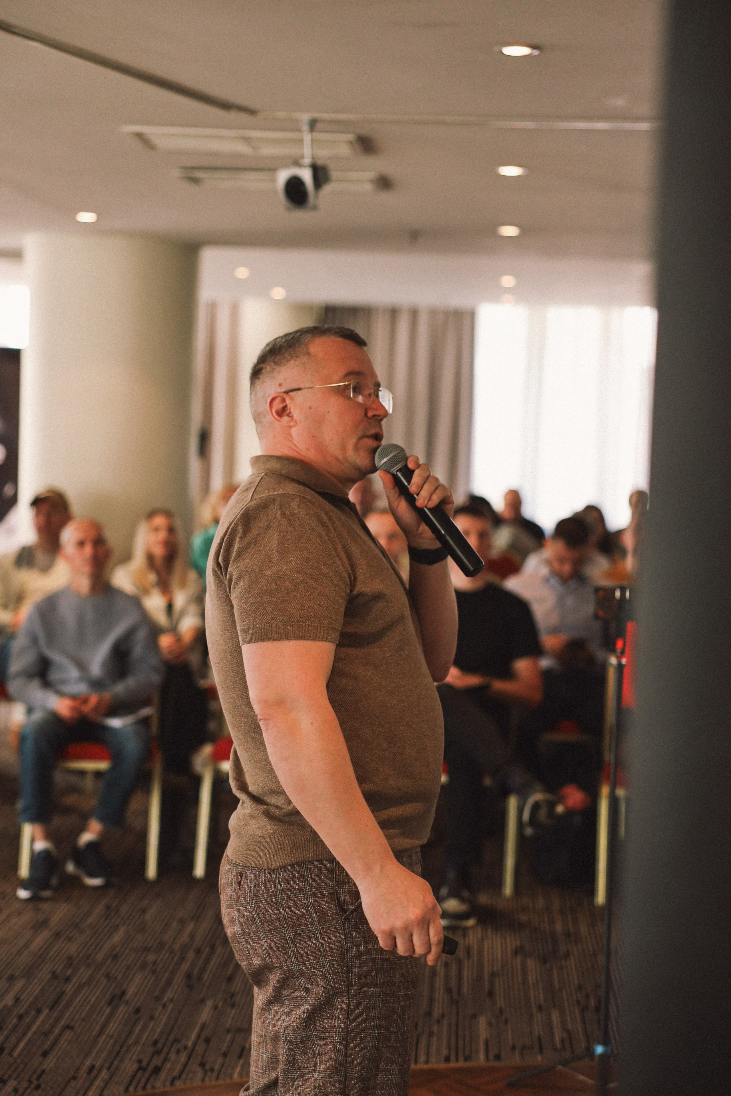 Конференция. Фотограф и контент-maker Диля Голубникова | Москва