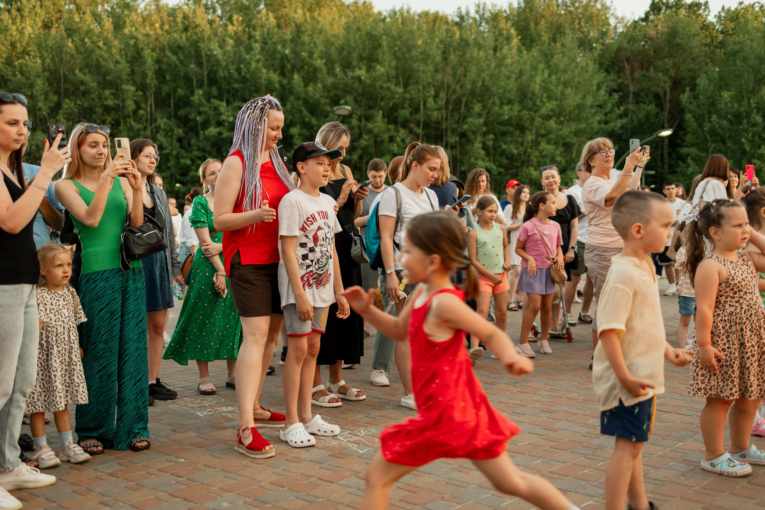 REACTOR Тур. Портретный и репортажный фотограф в Казани Максим Сипачев