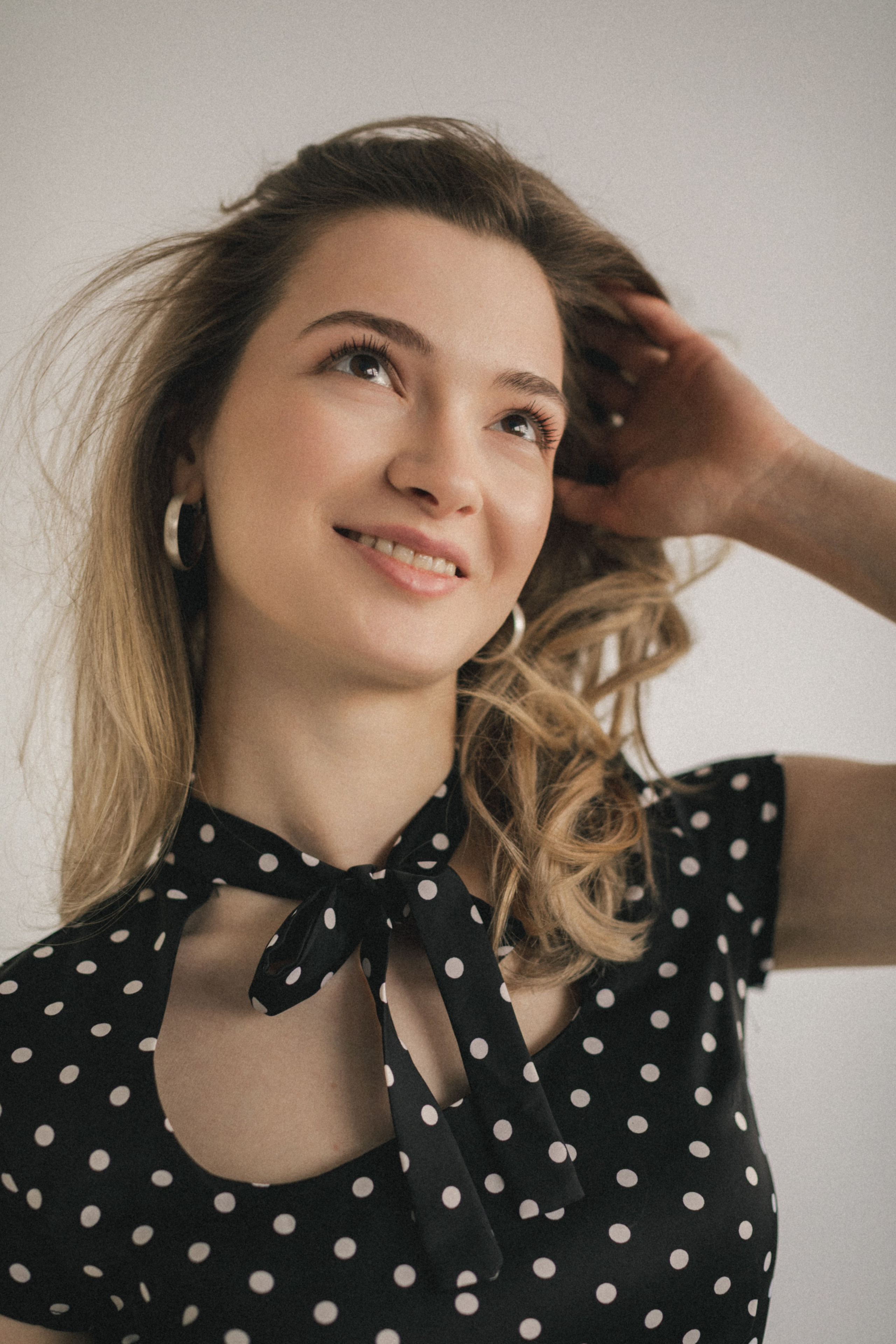 Фотосессия ко Дню рождения девушки в студии с тортом. Фотограф во Владикавказе Юрий Геворгизов