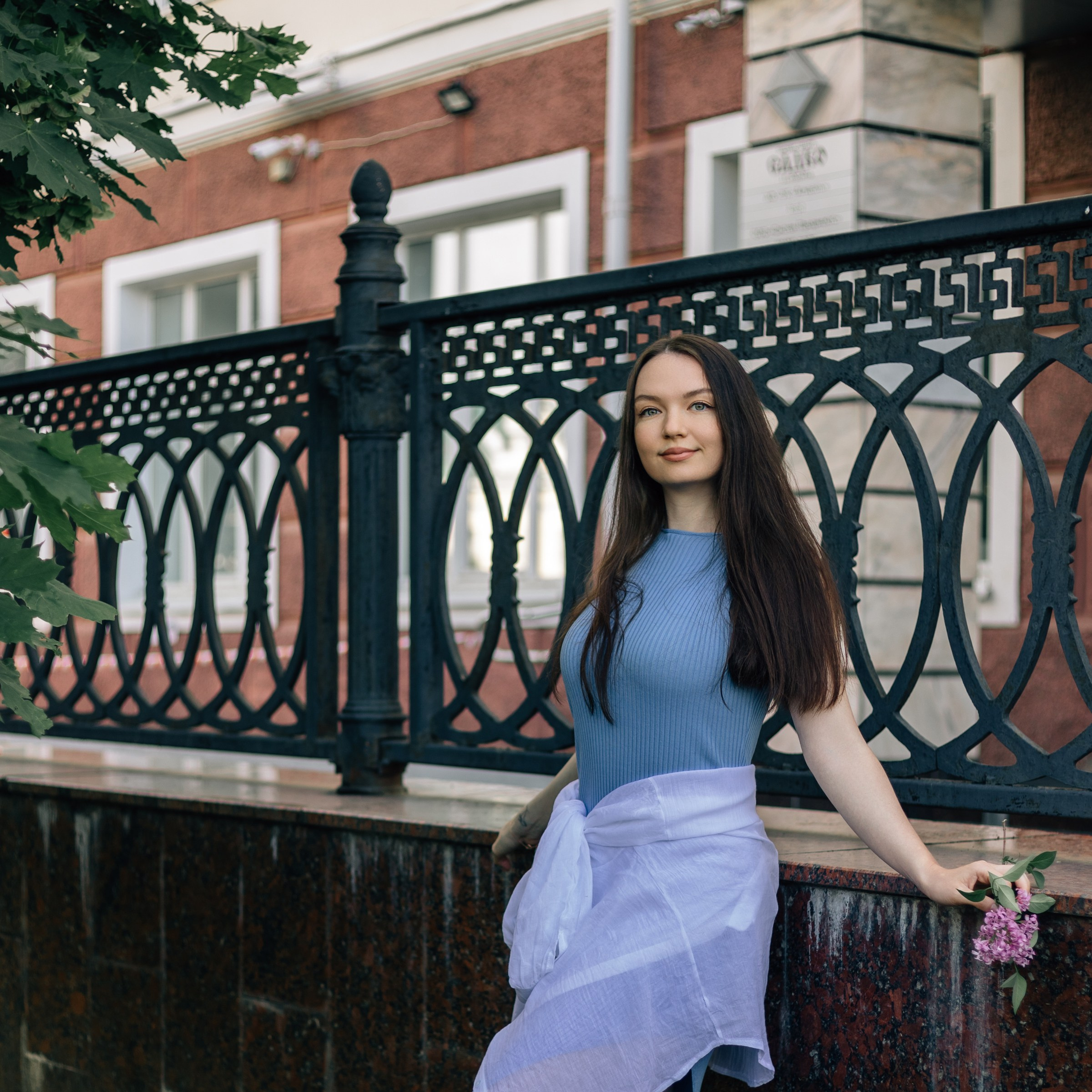 Смазы сирени. Екатерина. Июнь 2025. Фотограф Пермь. Свадьбы. Семья и дети, школа, д. сад. Фотокниги