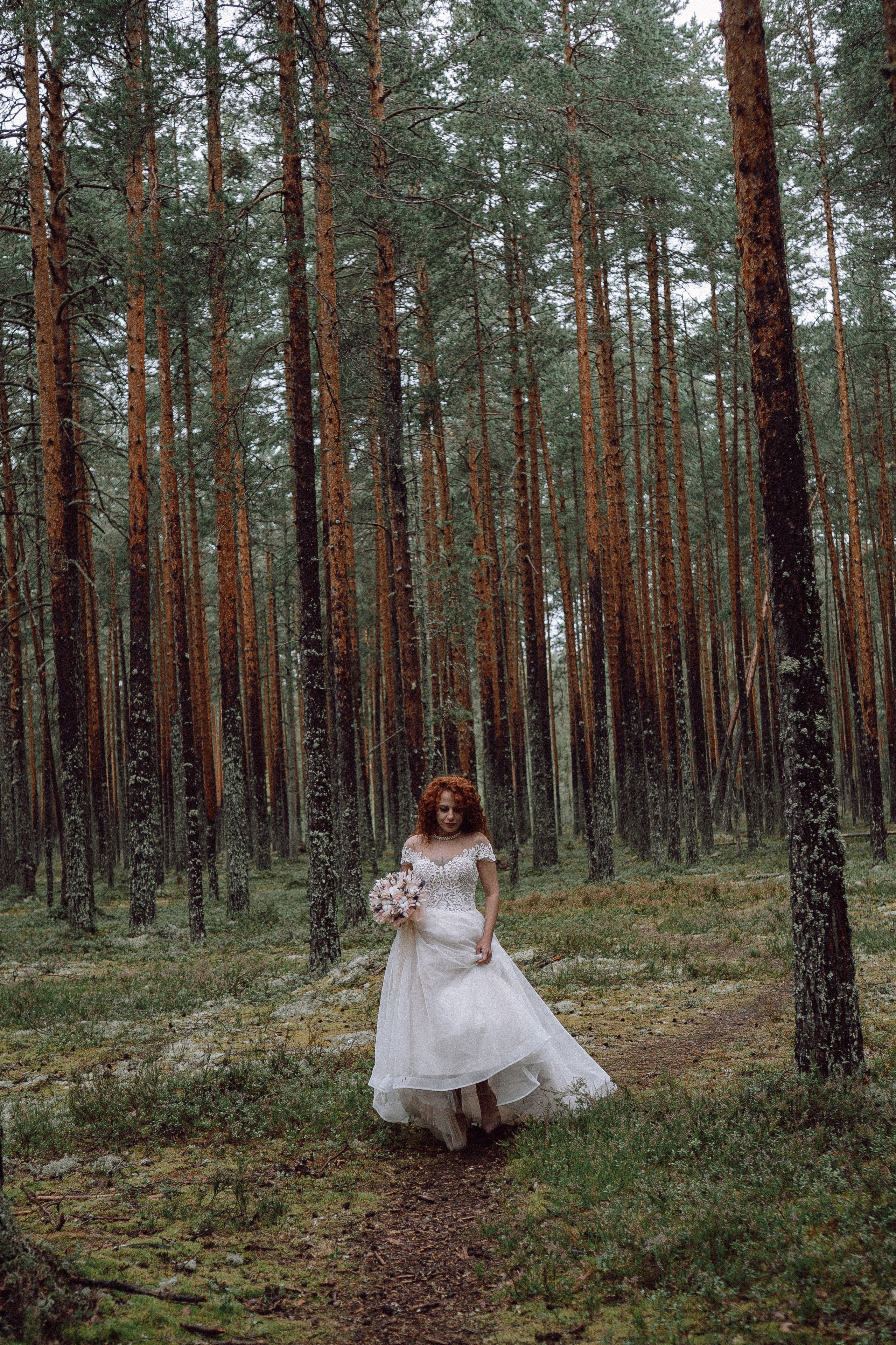 СВАДЕБНАЯ ФОТОСЕССИИЯ ПАРЫ В ГОРОДЕ ПРИОЗЕРСК В СОСНОВОМ ЛЕСУ И С ПИКАПОМ. Профессиональный фотограф, Санкт-Петербург — Виктория Богомолова