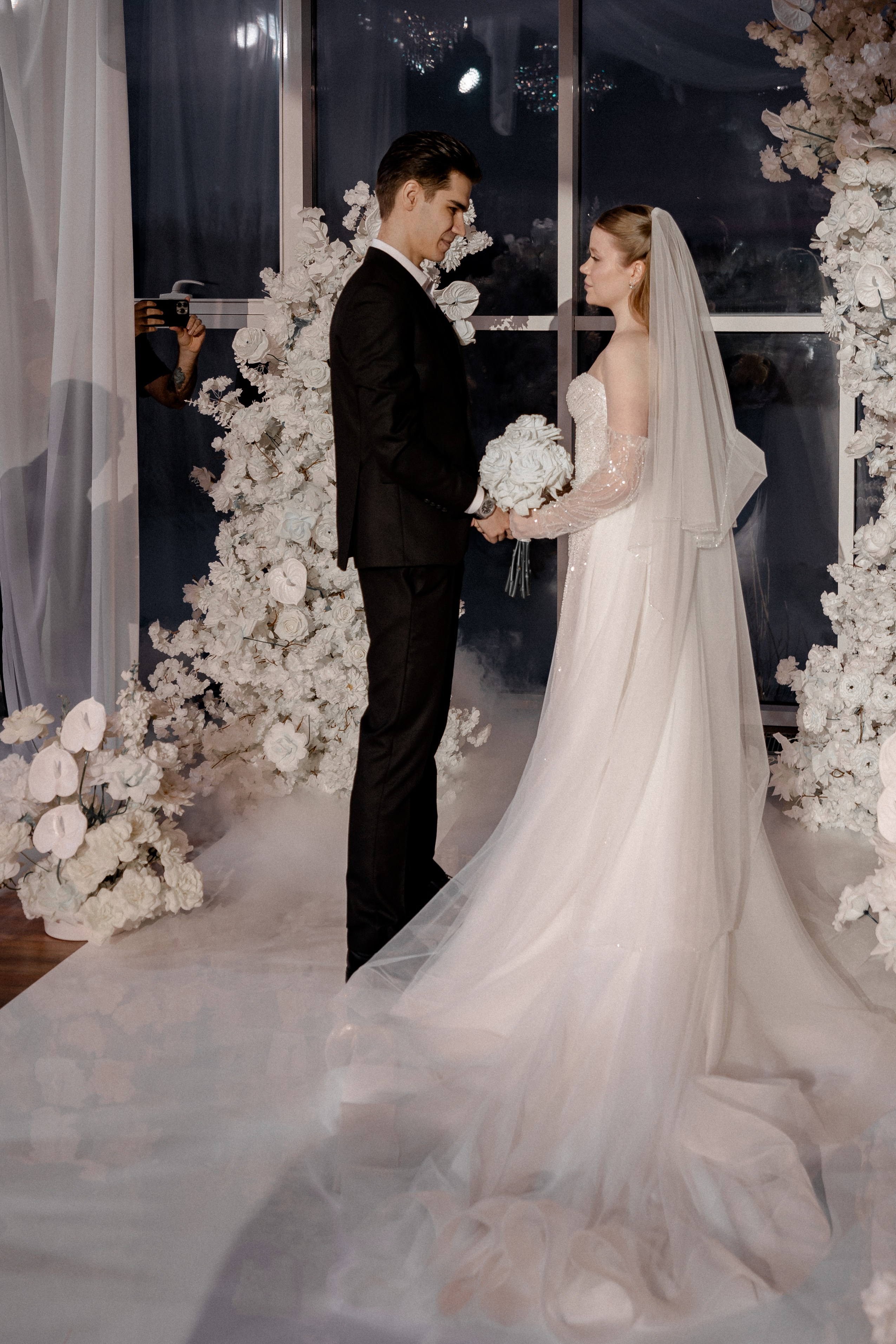 СВАДЕБНАЯ СЬЕМКА СБОРОВ В ОТЕЛЕ И ВЫЕЗД НА ЦЕРЕМОНИЮ (СНЯТО В СИБИРЕ В НИЖНЕВАРТОВСКЕ). Профессиональный фотограф, Санкт-Петербург — Виктория Богомолова