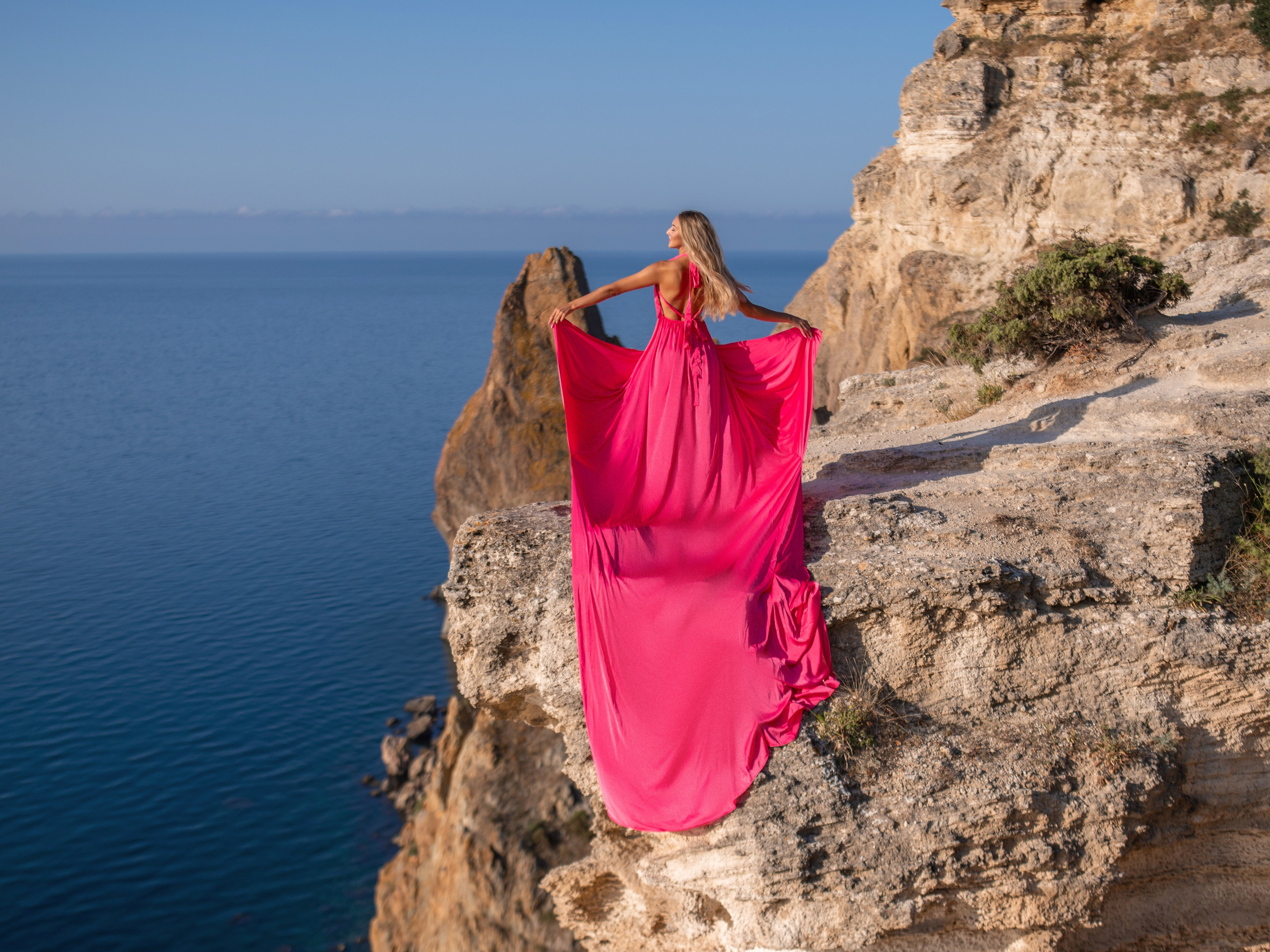 Фото на обрыве среди скал на Фиоленте