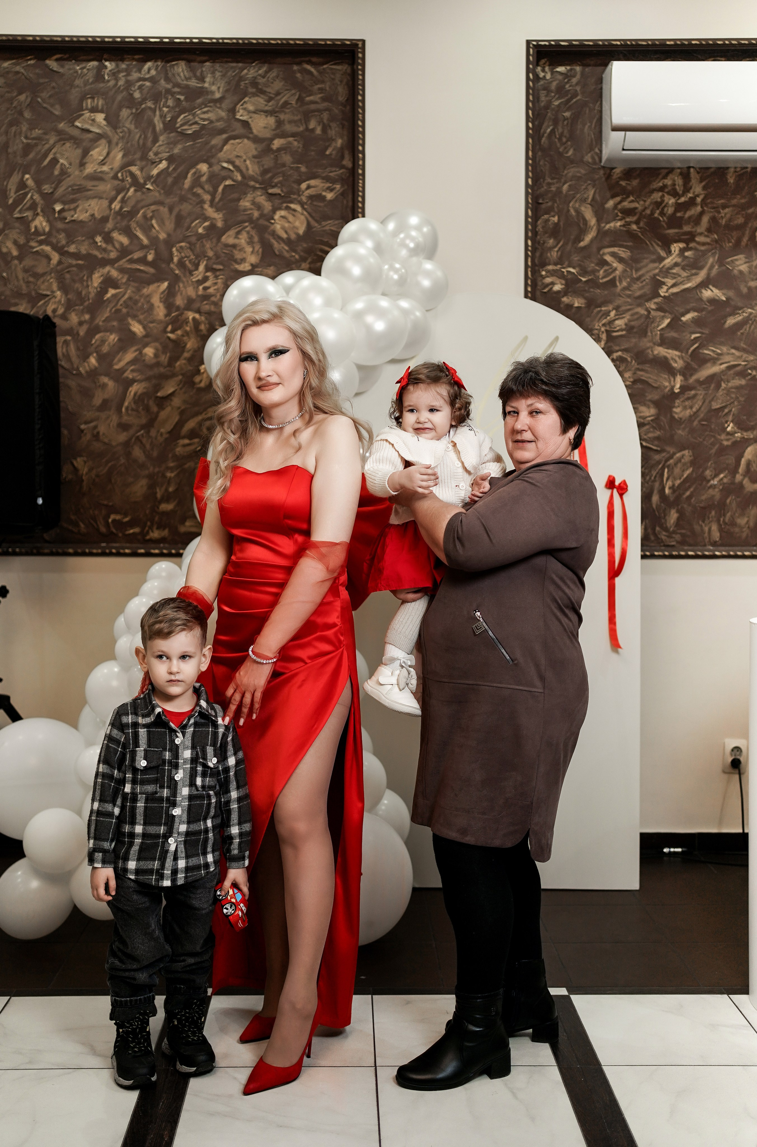 Фотосессия юбилея в Ростове-на-Дону и Новочеркасске. Свадебный фотограф в Ростове-на-Дону. Таинство Крещения и Венчания, семейные фотосессии. Алёна Чёботова