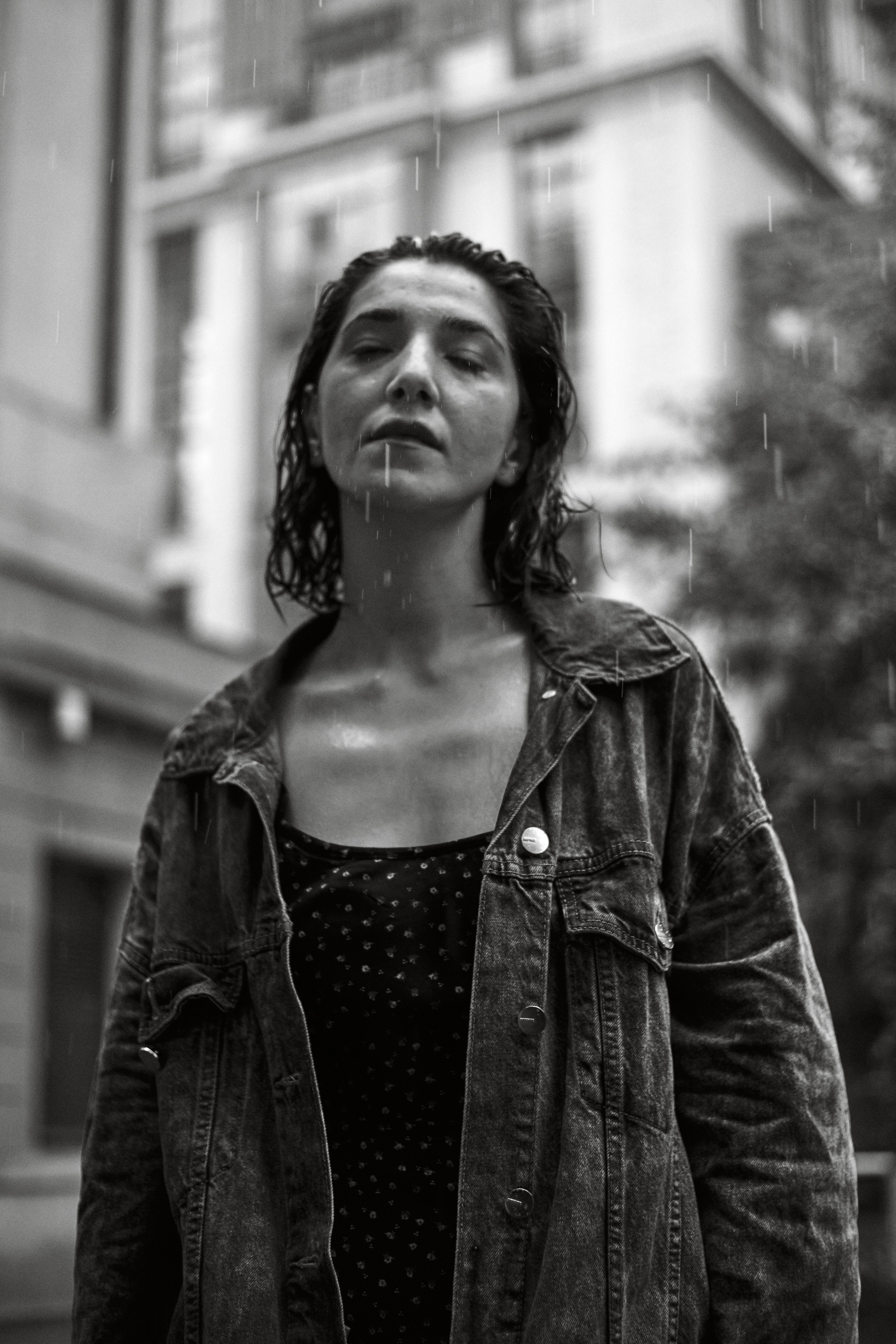 Найка под дождём. Фотограф в Москве Михаил Елизарьев