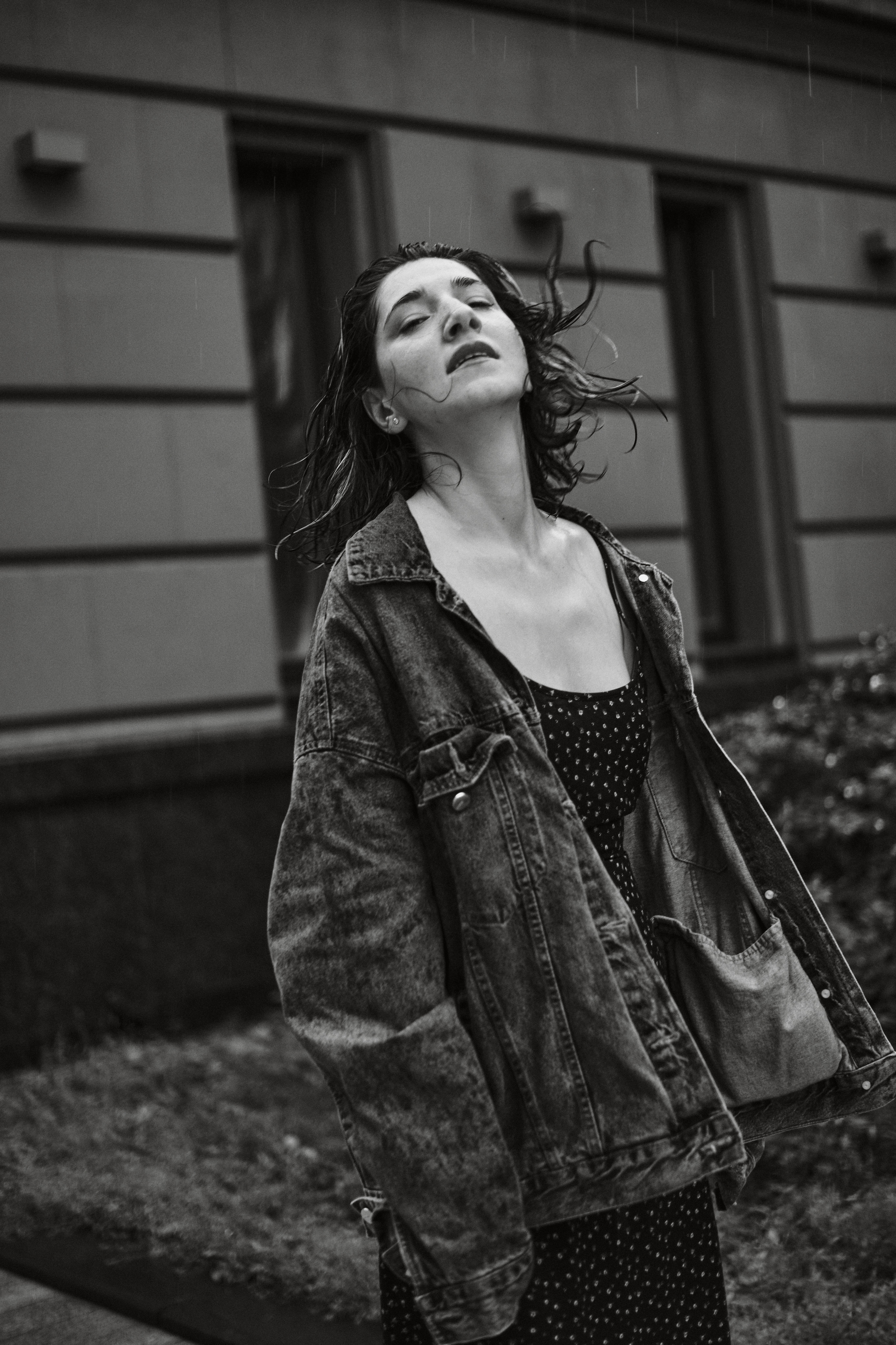 Найка под дождём. Фотограф в Москве Михаил Елизарьев