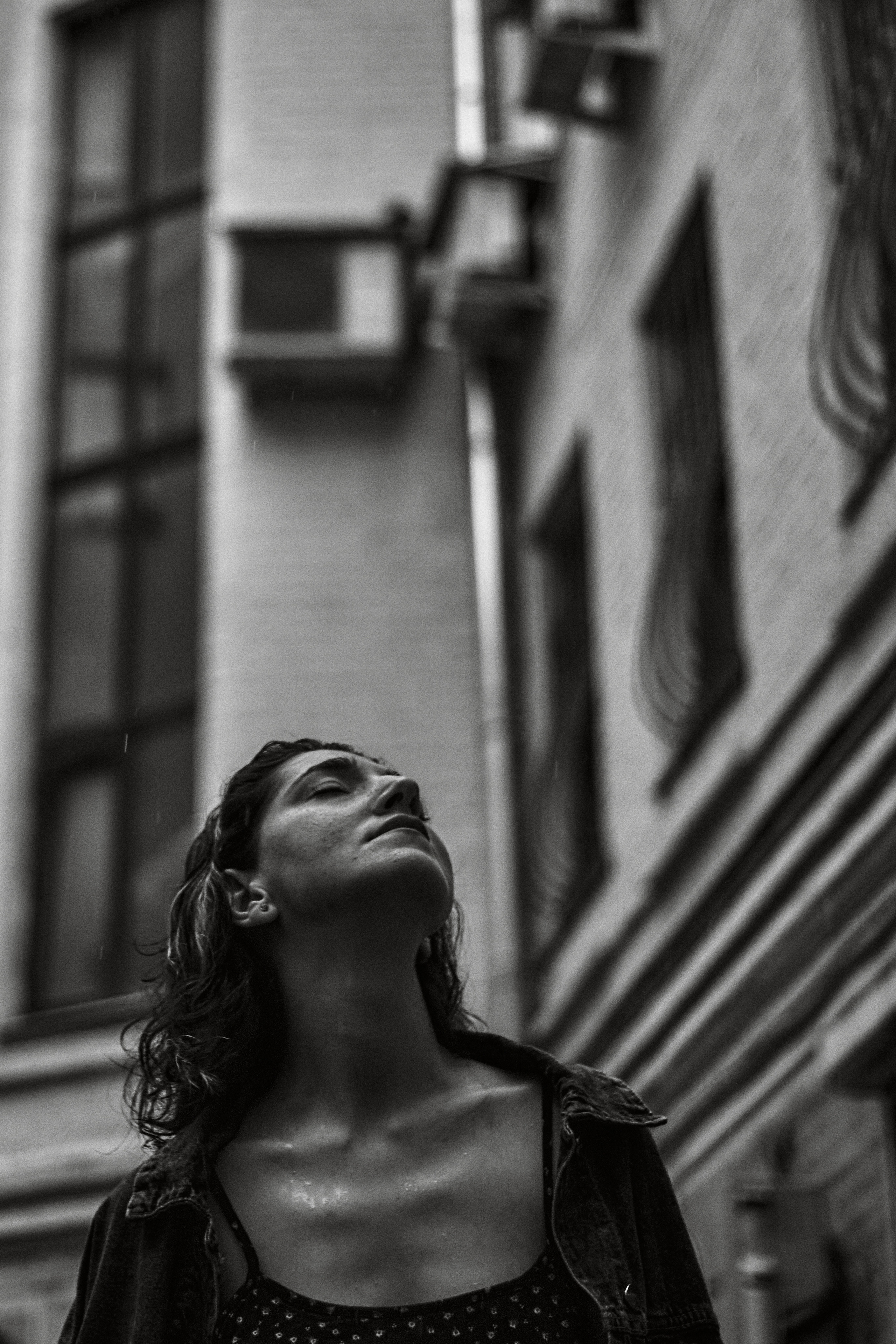 Найка под дождём. Фотограф в Москве Михаил Елизарьев