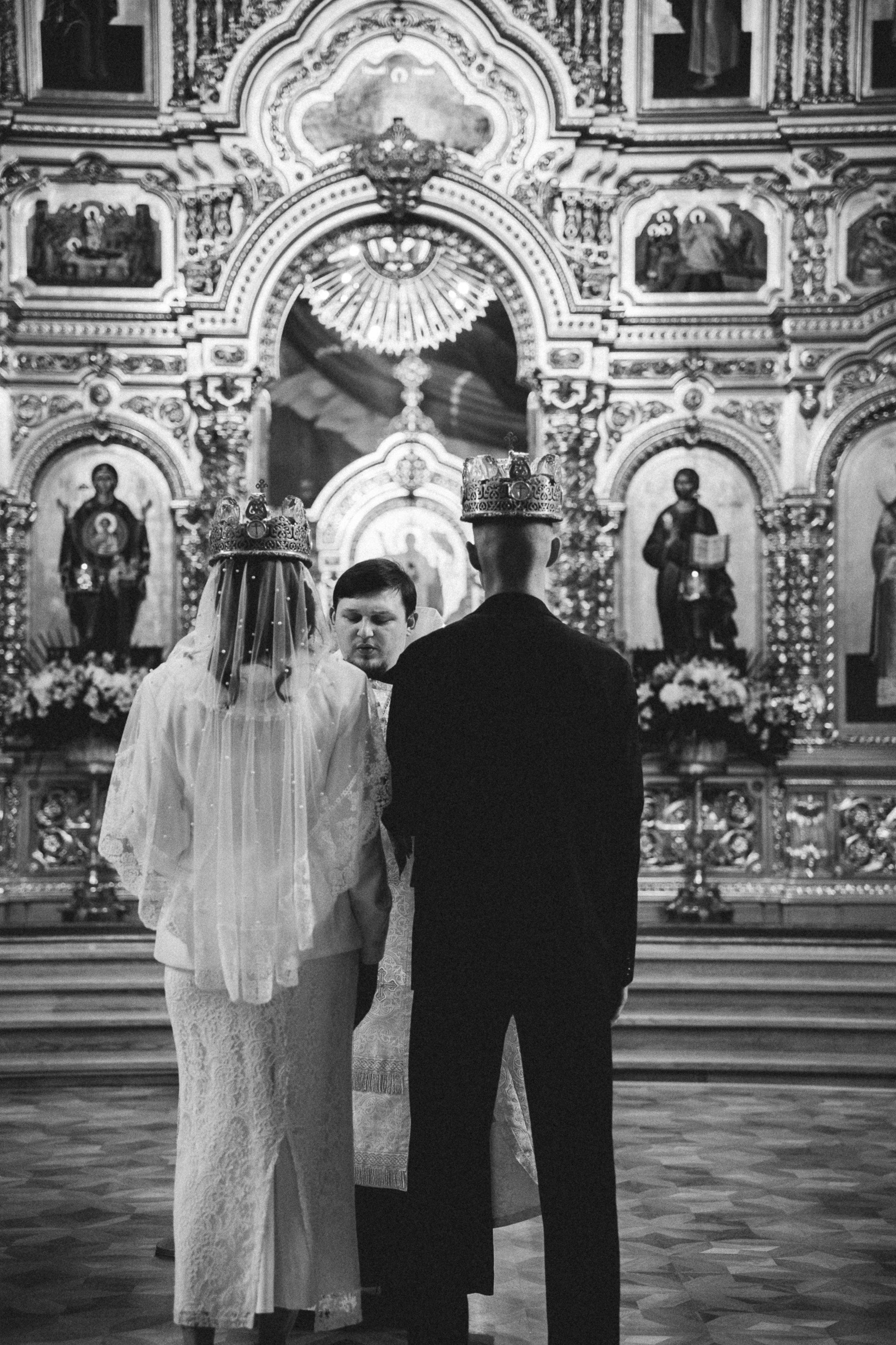 Венчание в Свято-Екатерининском Соборе. Свадебный фотограф Виолетта Сидельникова. Краснодар, Россия, Беларусь, Европа