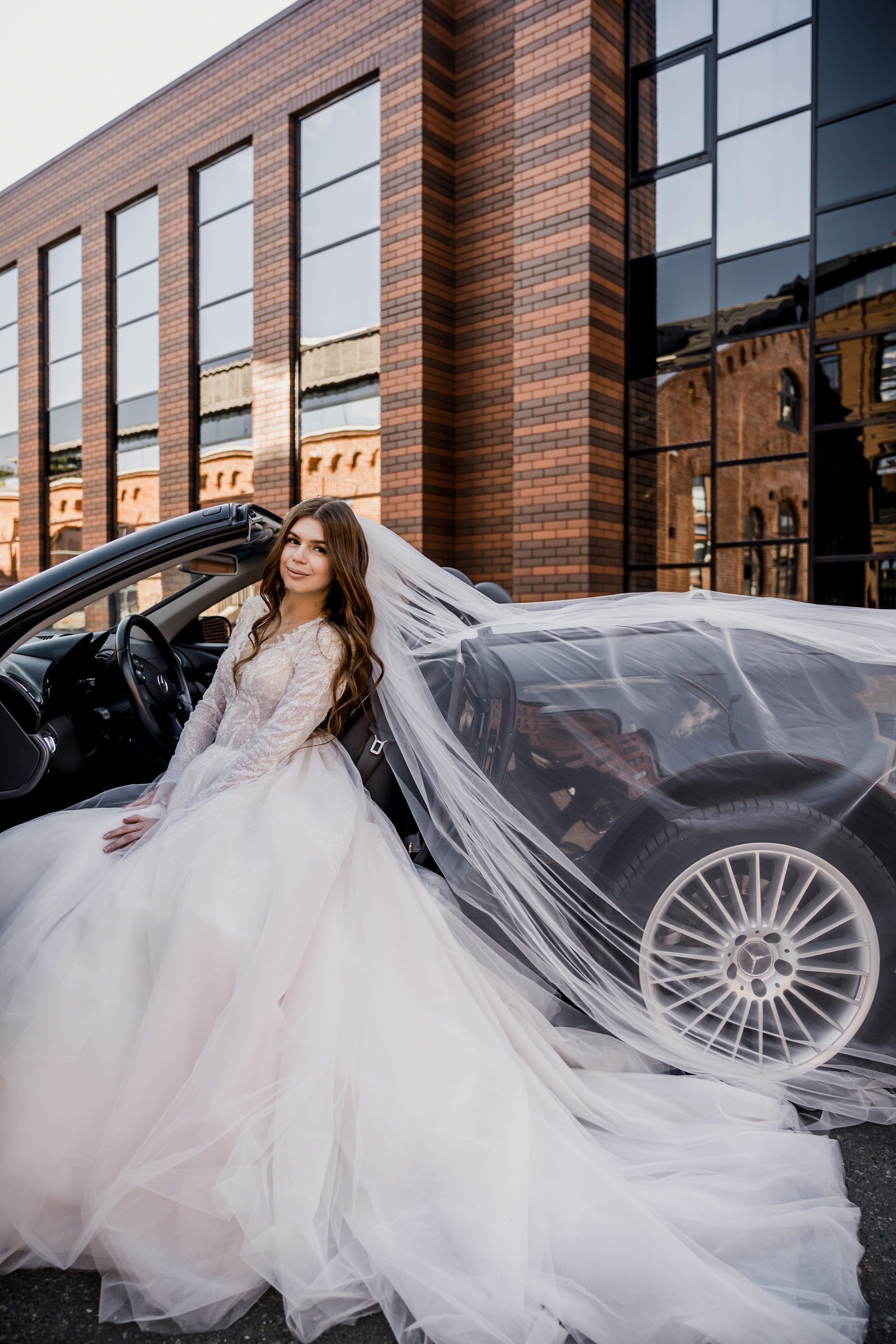 Помощь в позировании.