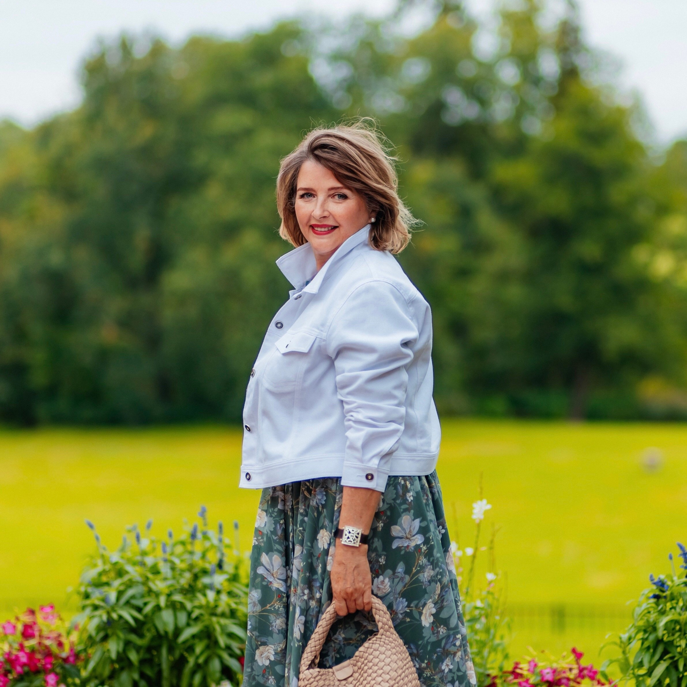 Летняя фотосессия в парке в Петергофе