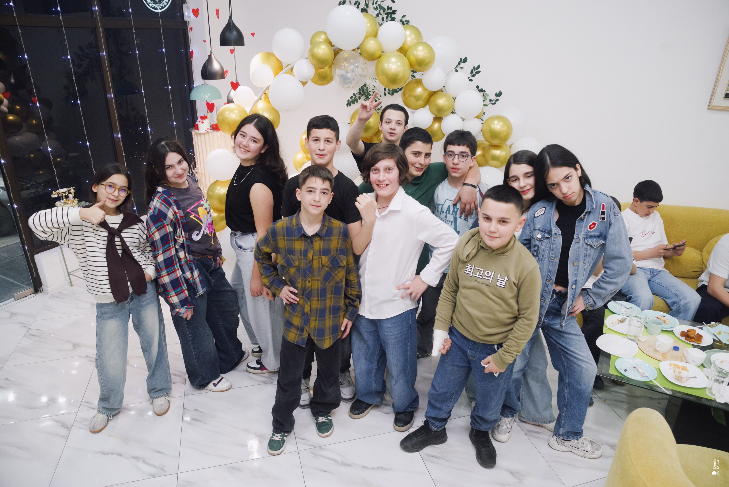 День рожденья в кафе Анна Гар. Портретный фотограф Денис Милютин