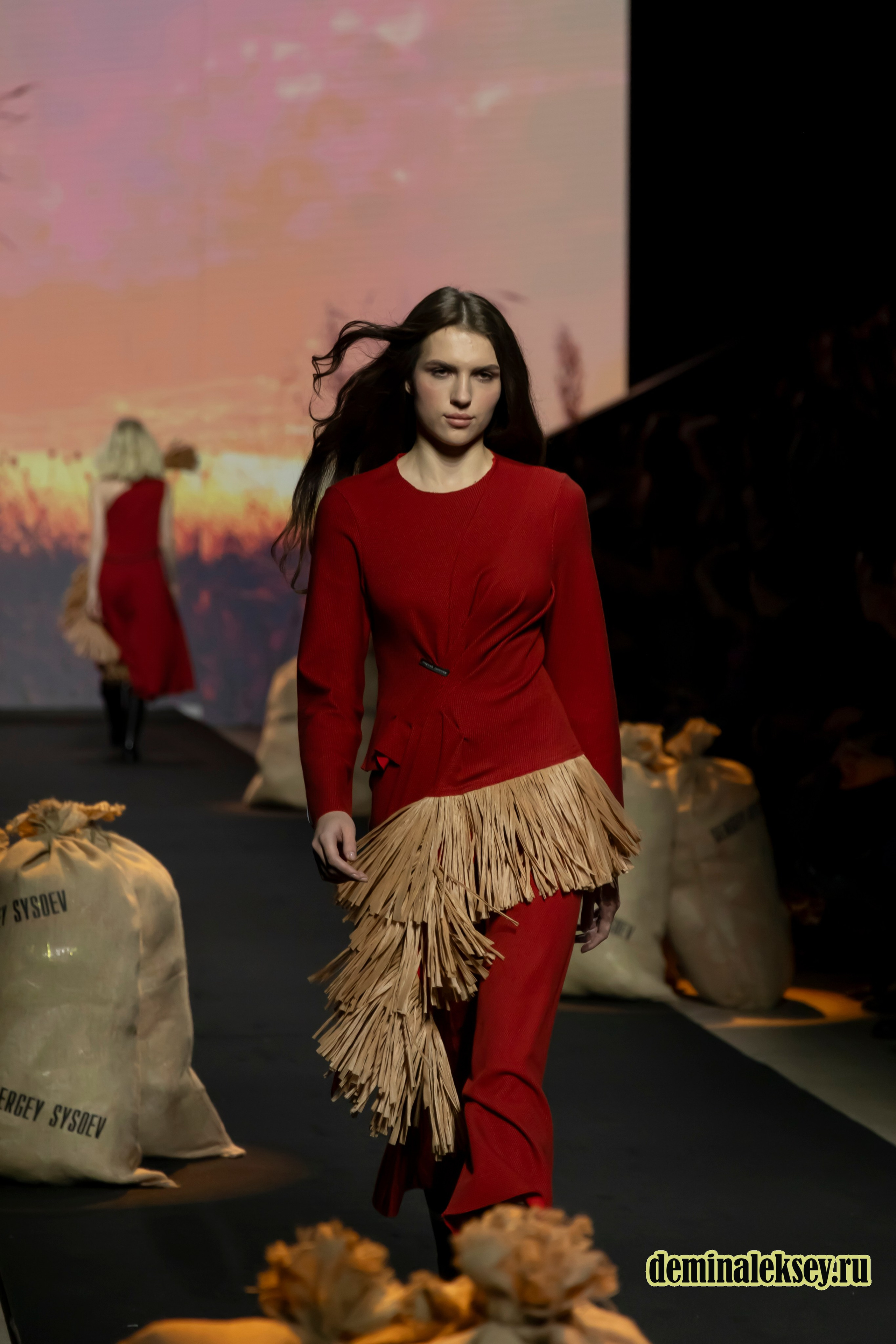 Московская неделя моды 2024 9 октября дизайнер SERGEY SYSOEV. Репортажный, семейный и студийный фотограф в Москве Демин Алексей