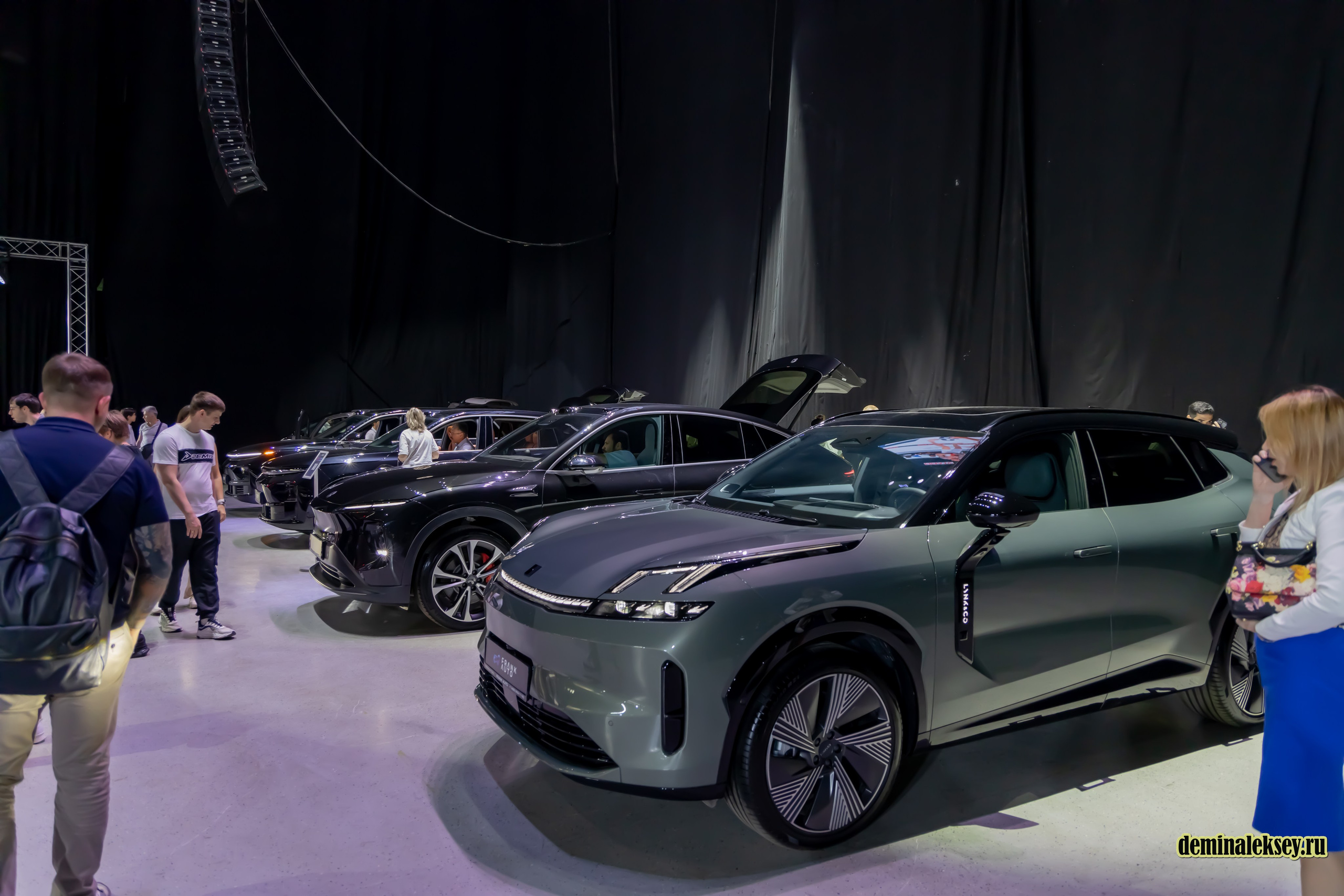 Chinese Motor Show 2024. Репортажный, семейный и студийный фотограф в Москве Демин Алексей