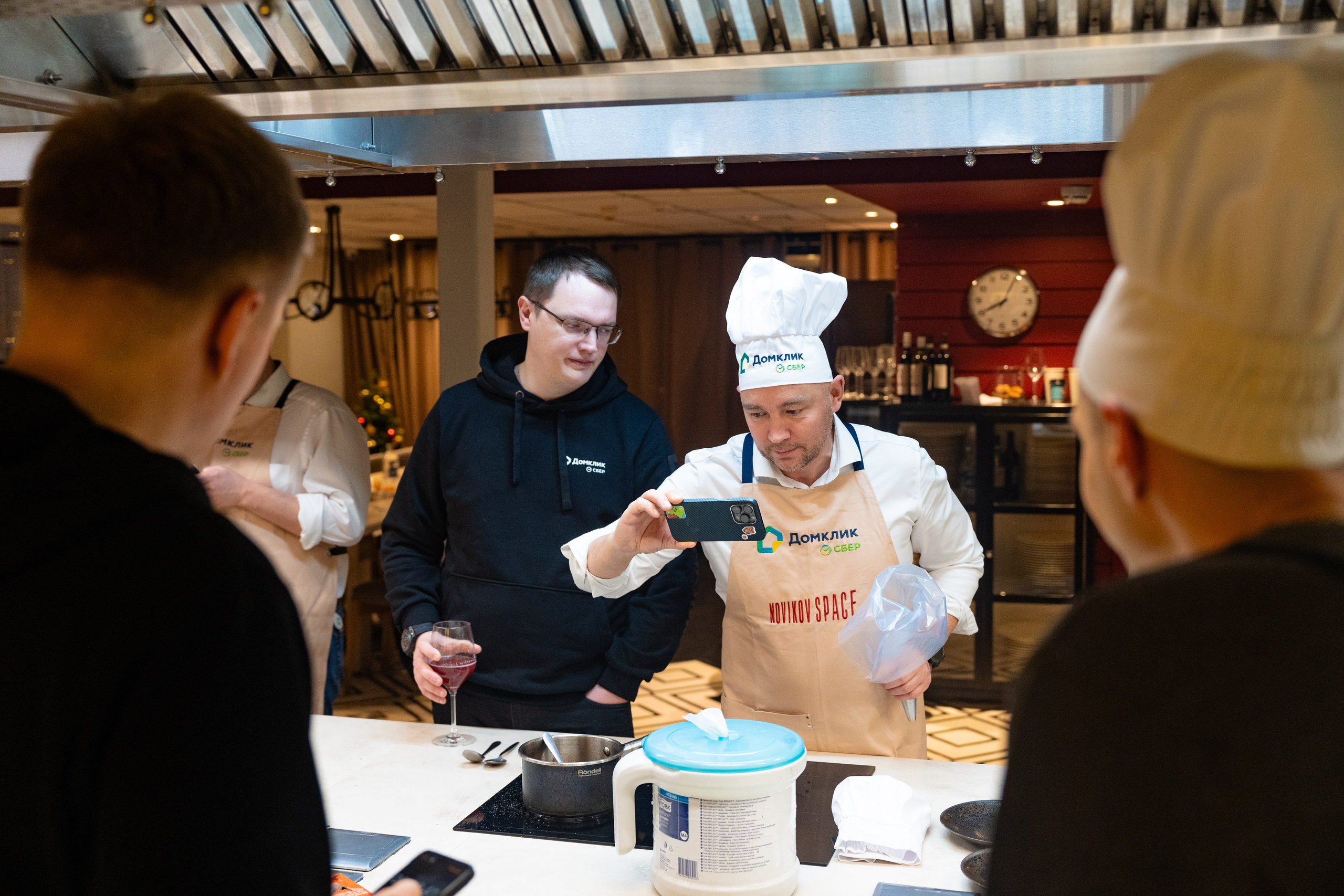 NOVIKOV SCHOOL — Умами зал. Фотограф Никита Комаров