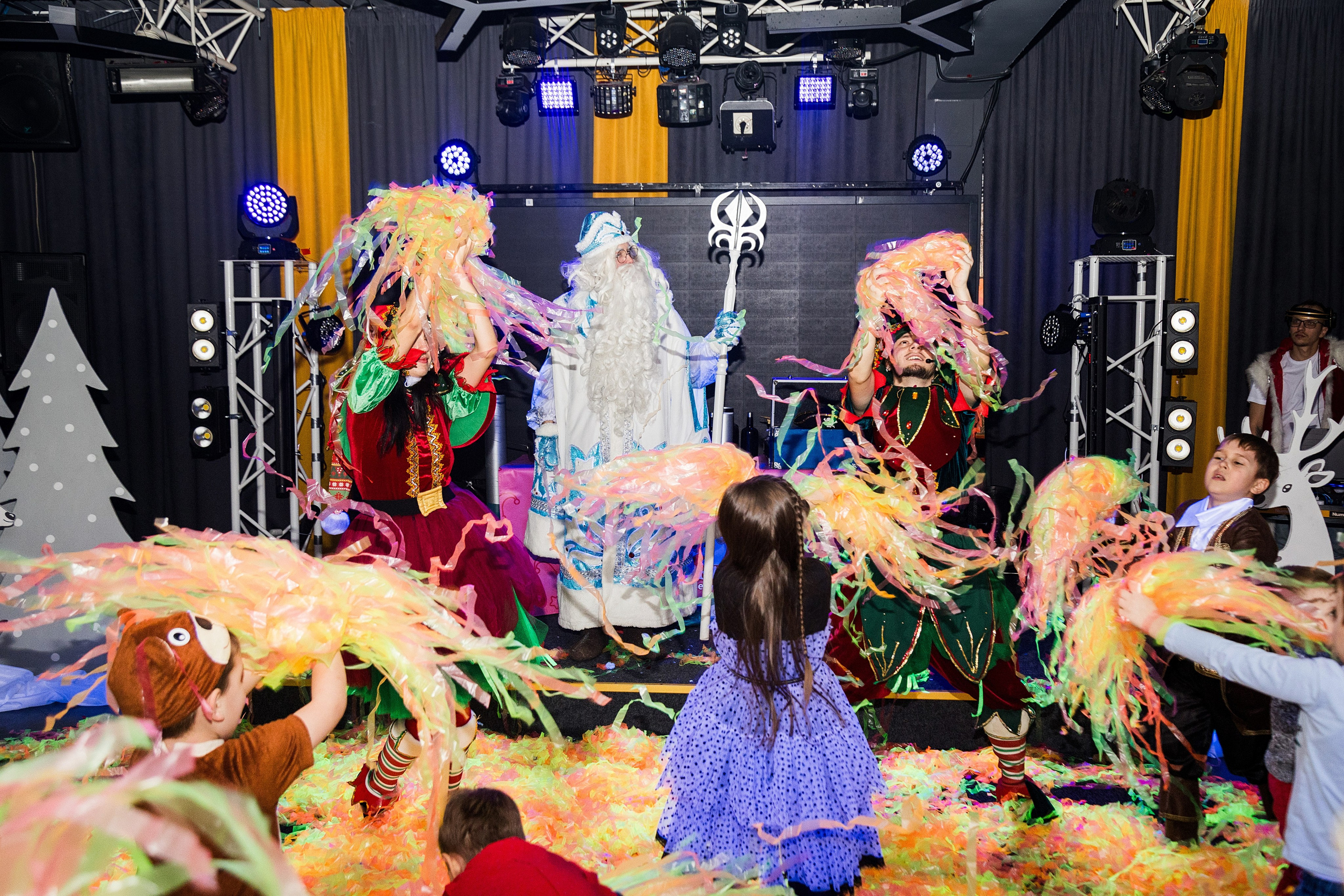 Новогодние утренники. Детский фотограф видеограф в Хабаровске Михаил Орлов