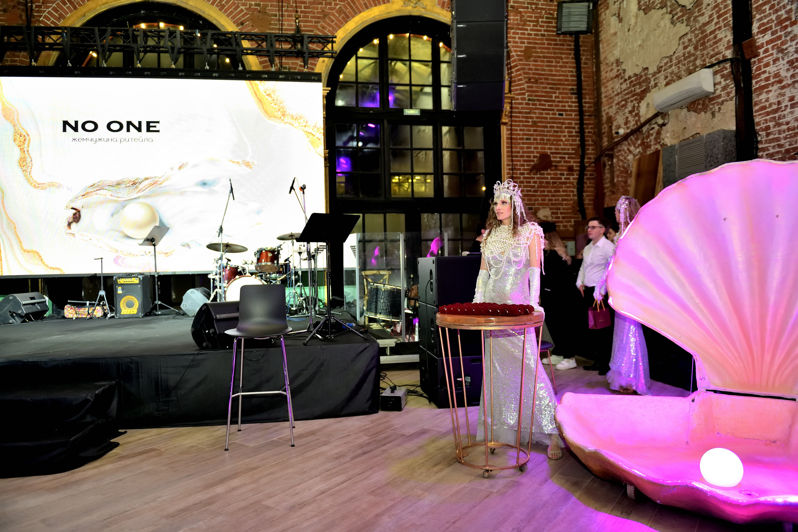 "Празднование 30-летие компаниии NO ONE".