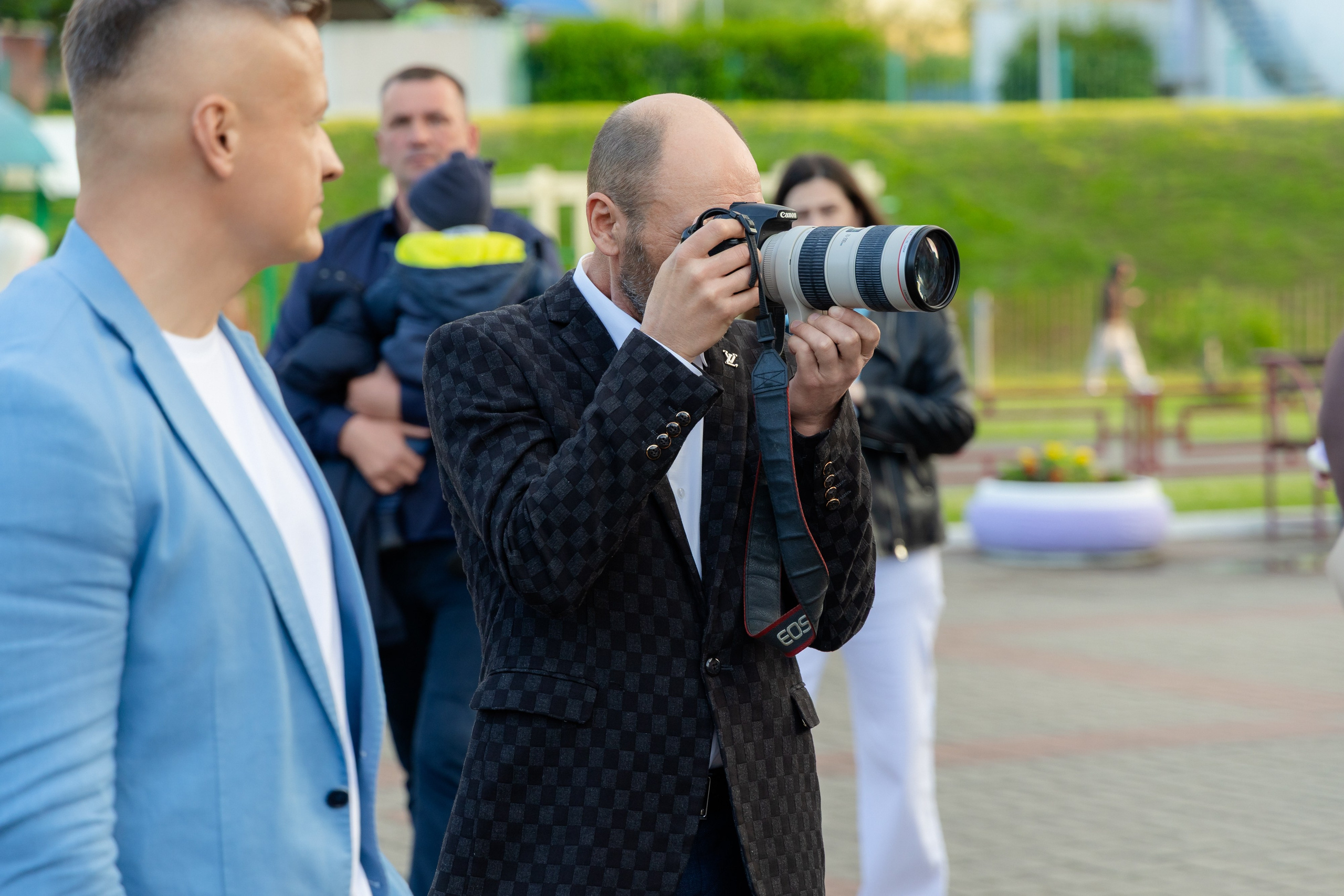 Школьный выпускной 2025 год в Минске, Беларуси. Свадебный фотограф в Минске/Беларуси Сергей Спиридонов