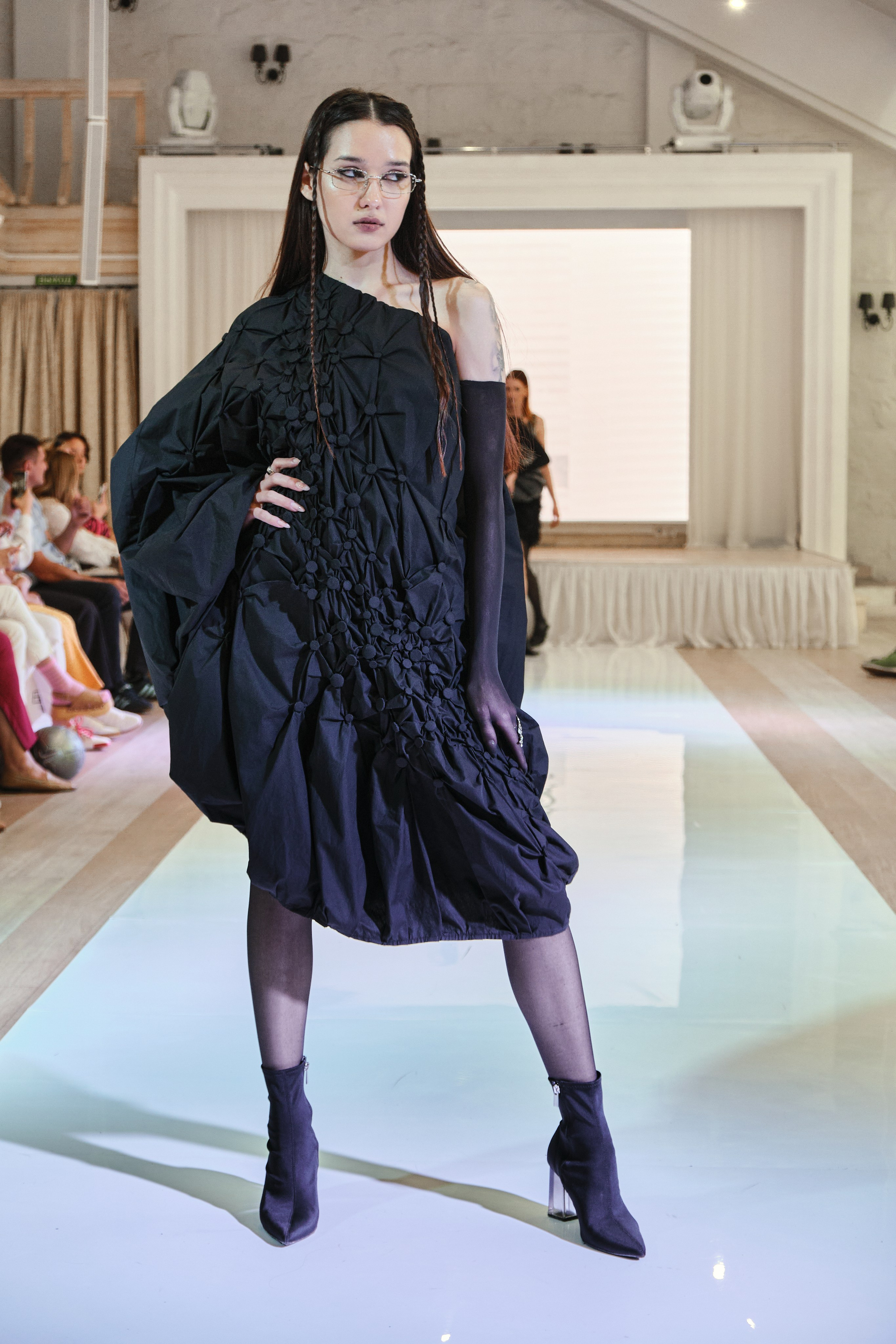 Показ Косыгина. Фэшн фотограф Арина Эльюс в Новосибирске